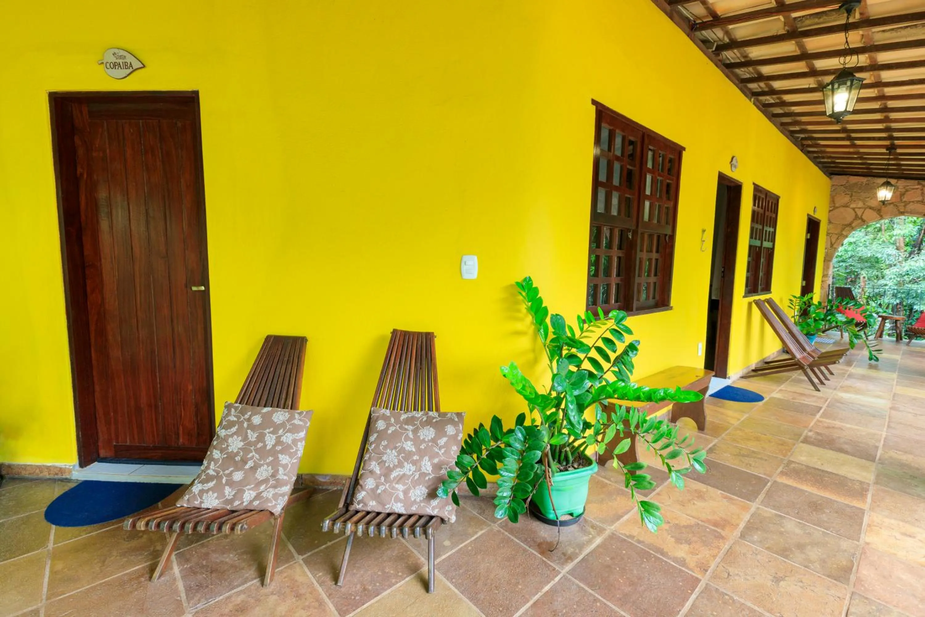 Restaurant/places to eat in Pousada Canto No Bosque