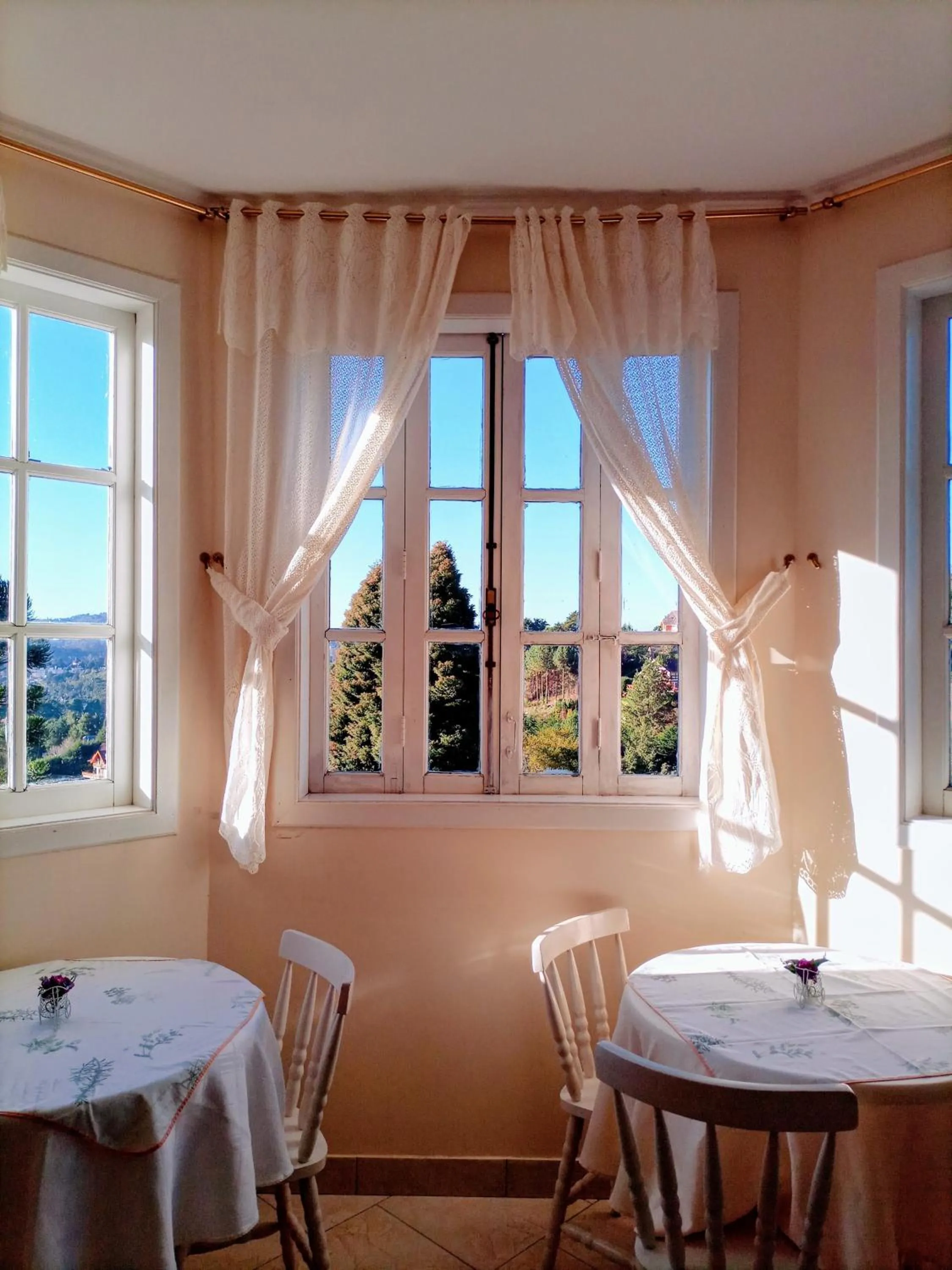 Dining area in Pousada Confraria da Terra