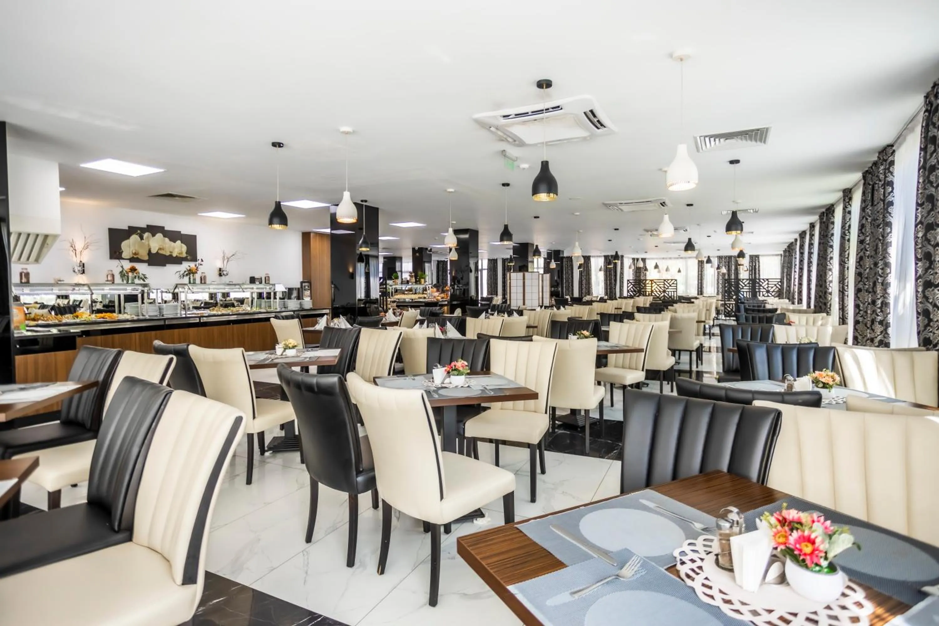 Restaurant/places to eat in Prestige Deluxe Hotel Aquapark Club - All inclusive