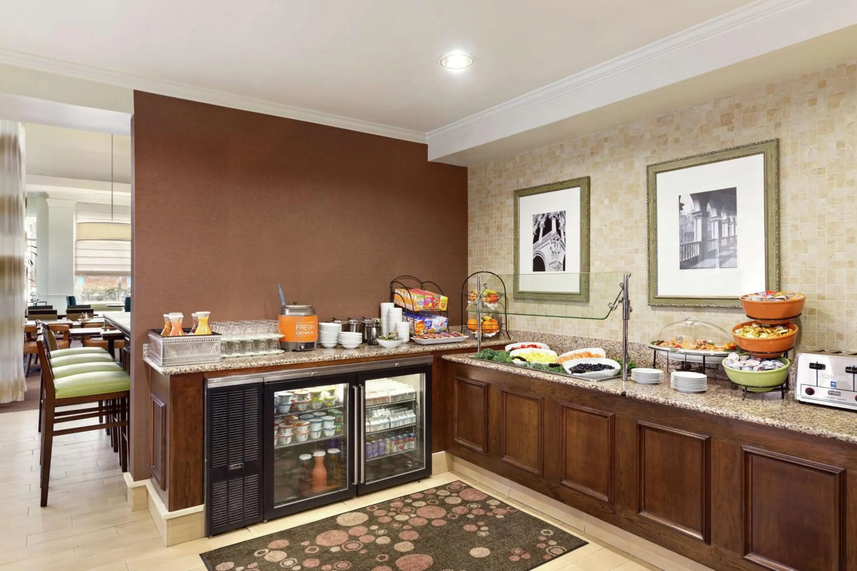 Dining area in Hilton Garden Inn Shelton
