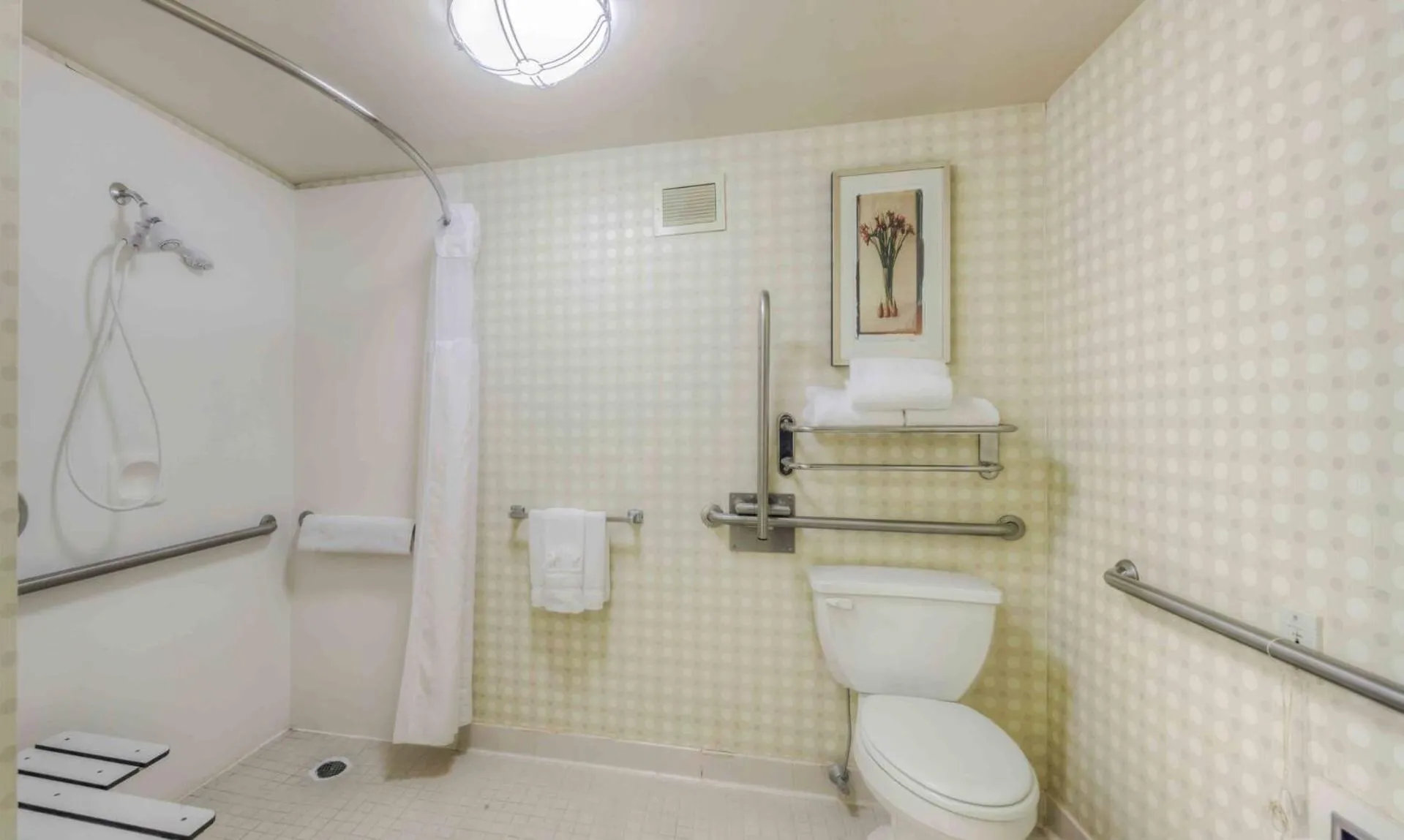 Bathroom in Hilton Garden Inn Shelton