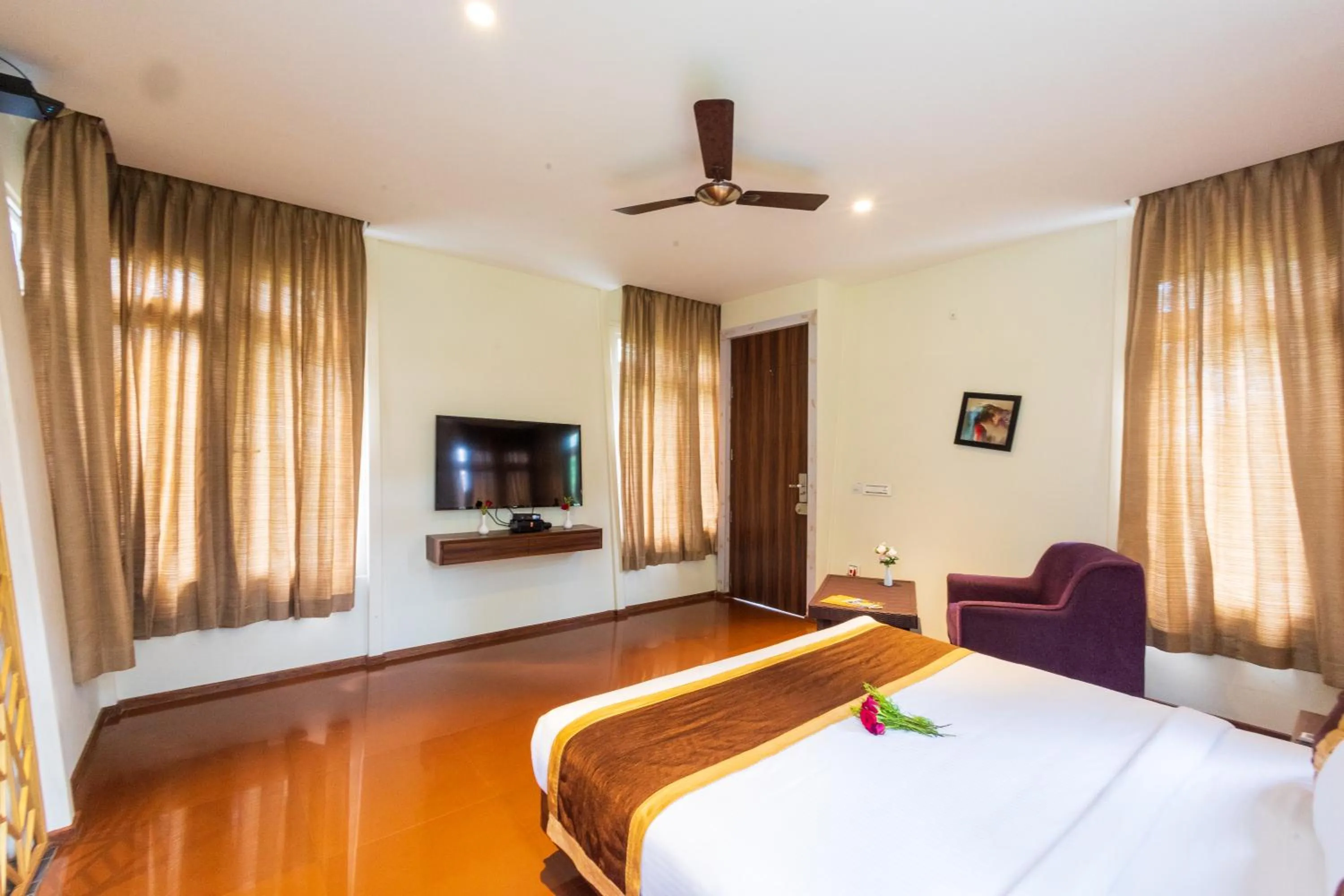 Bed in IBC Honeydew Exotica Resort