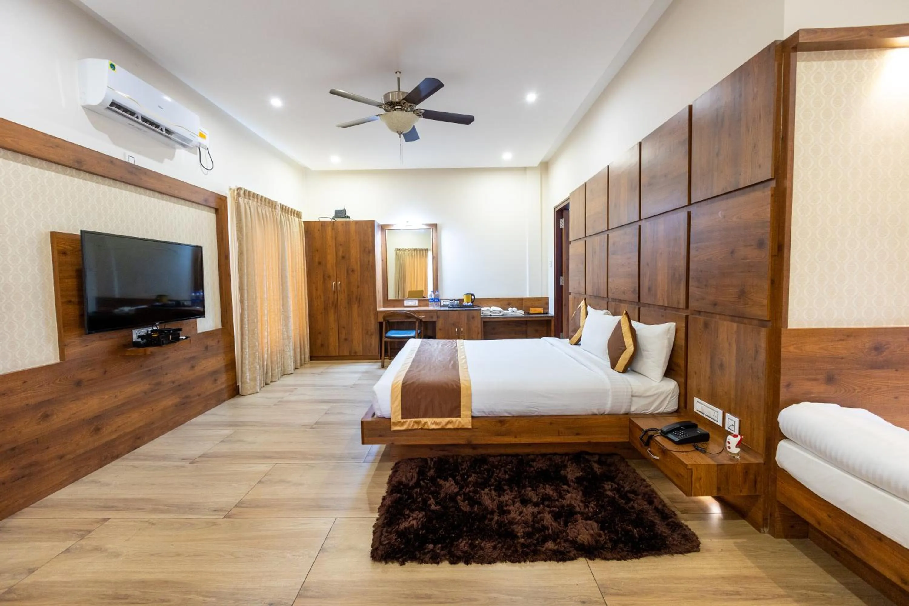 Bed in IBC Honeydew Exotica Resort