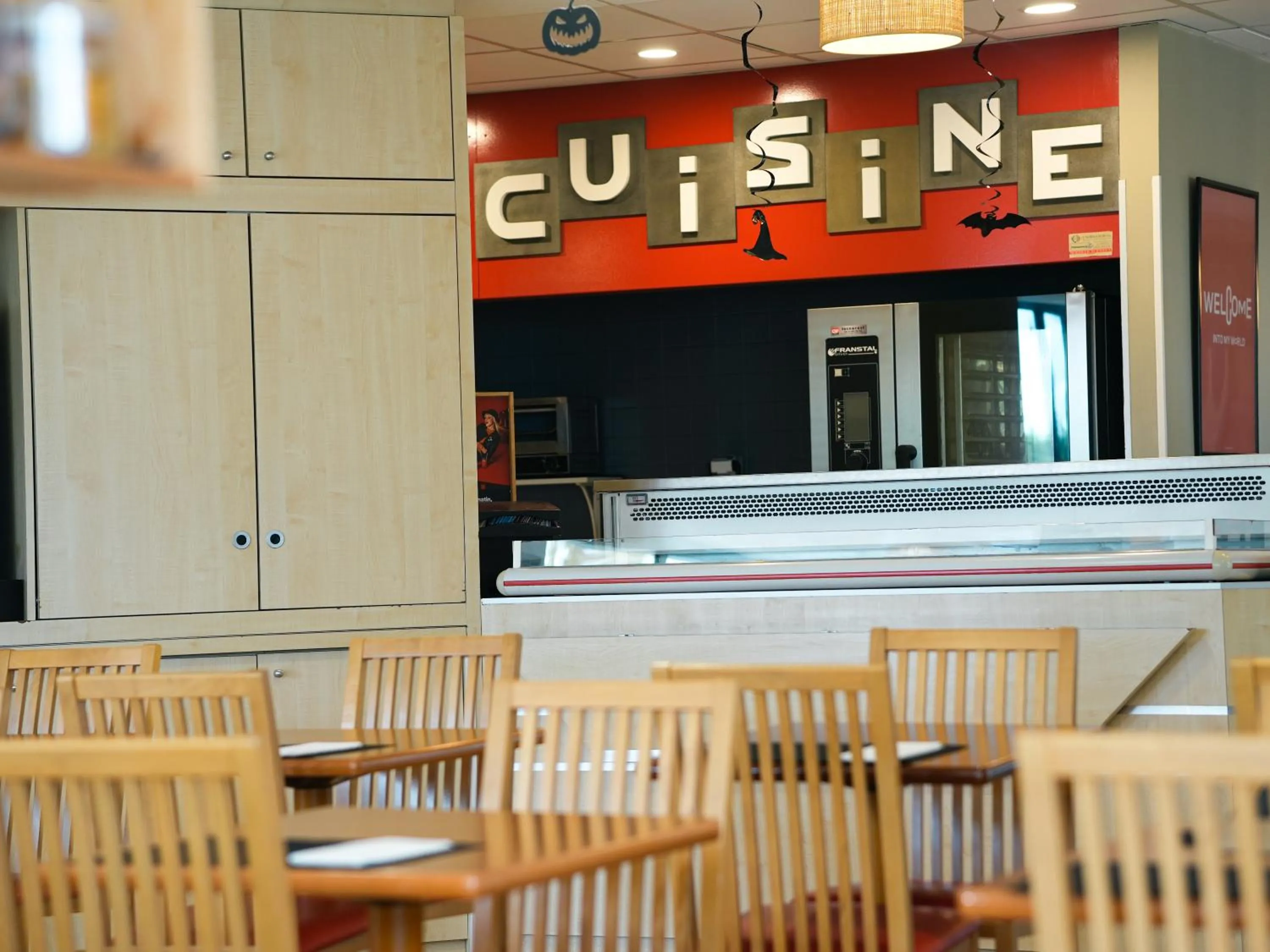 Restaurant/places to eat in ibis Caen Porte d’Angleterre