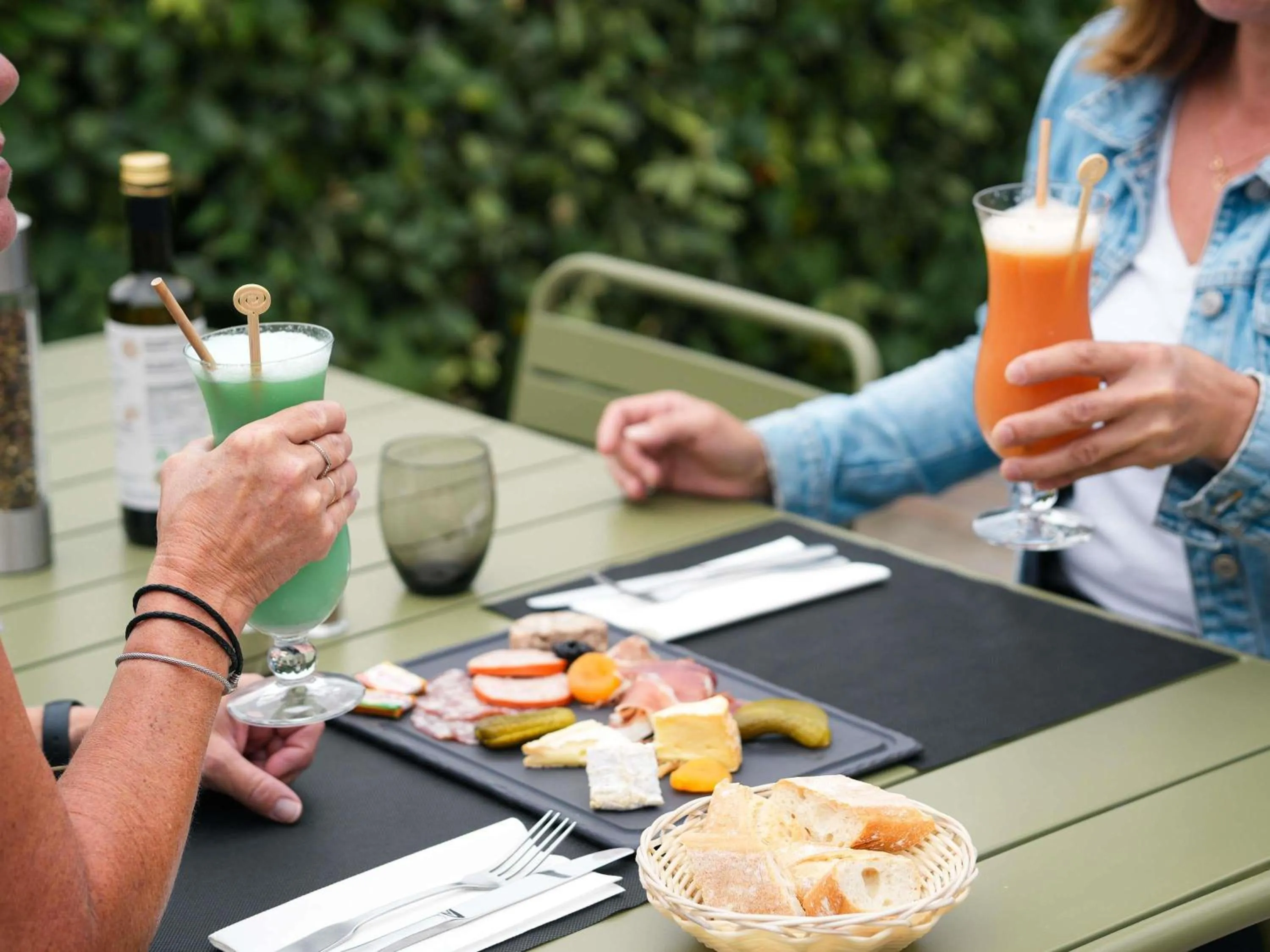 Restaurant/places to eat in ibis Caen Porte d’Angleterre