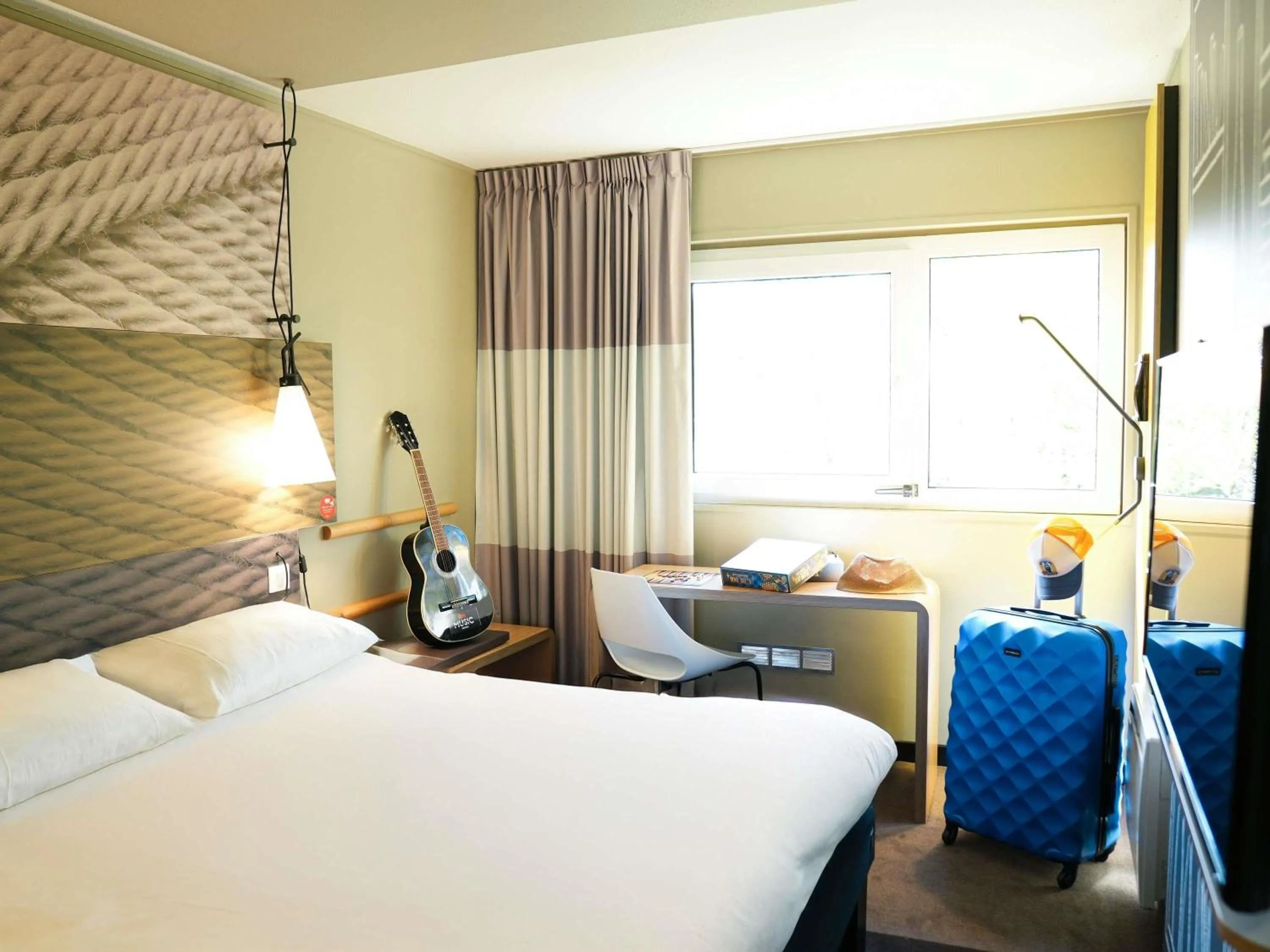 Bedroom, Bed in ibis Caen Porte d’Angleterre