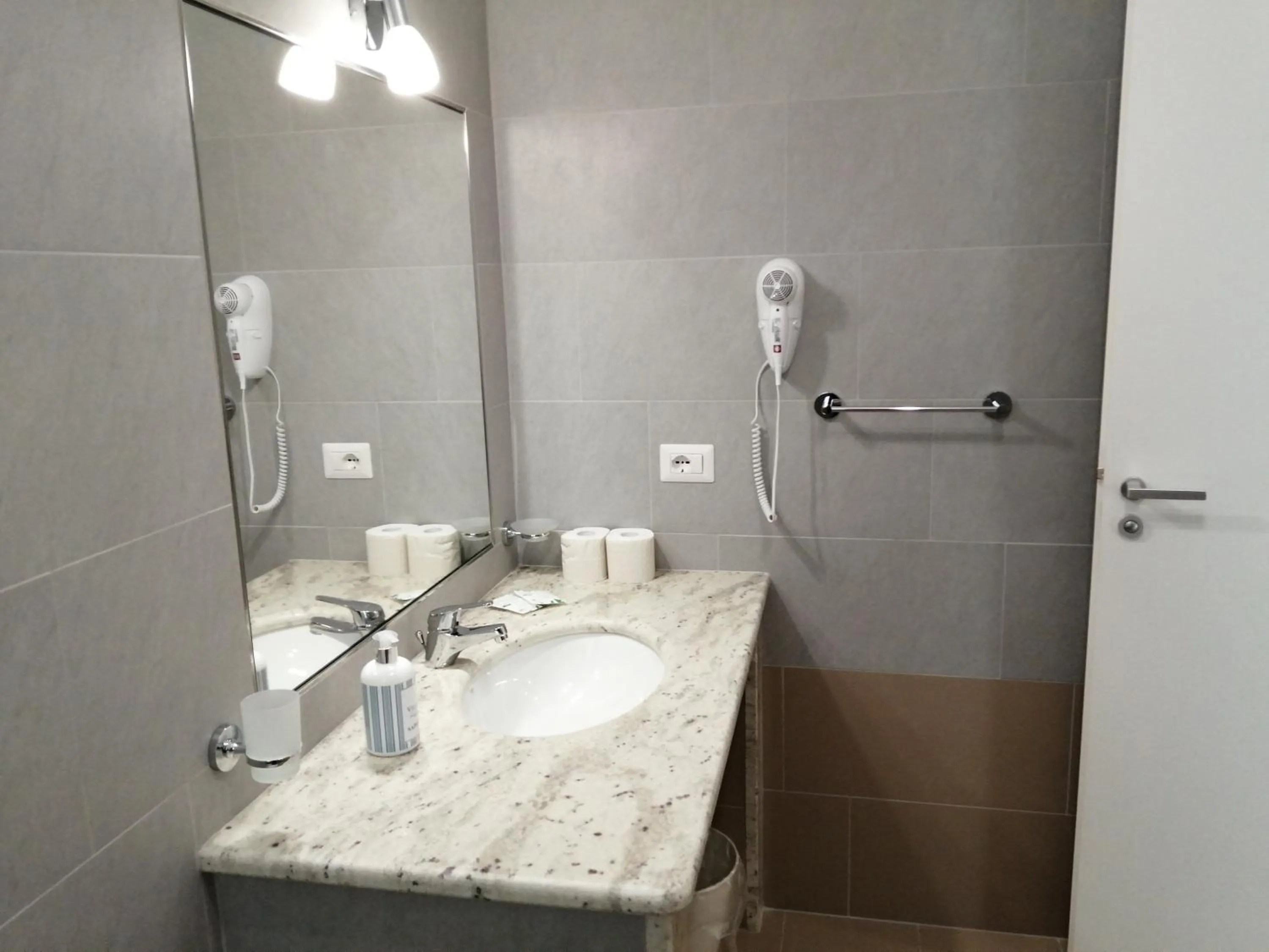 Bathroom in Villa Laura Residence Hotel Apartments & Studios