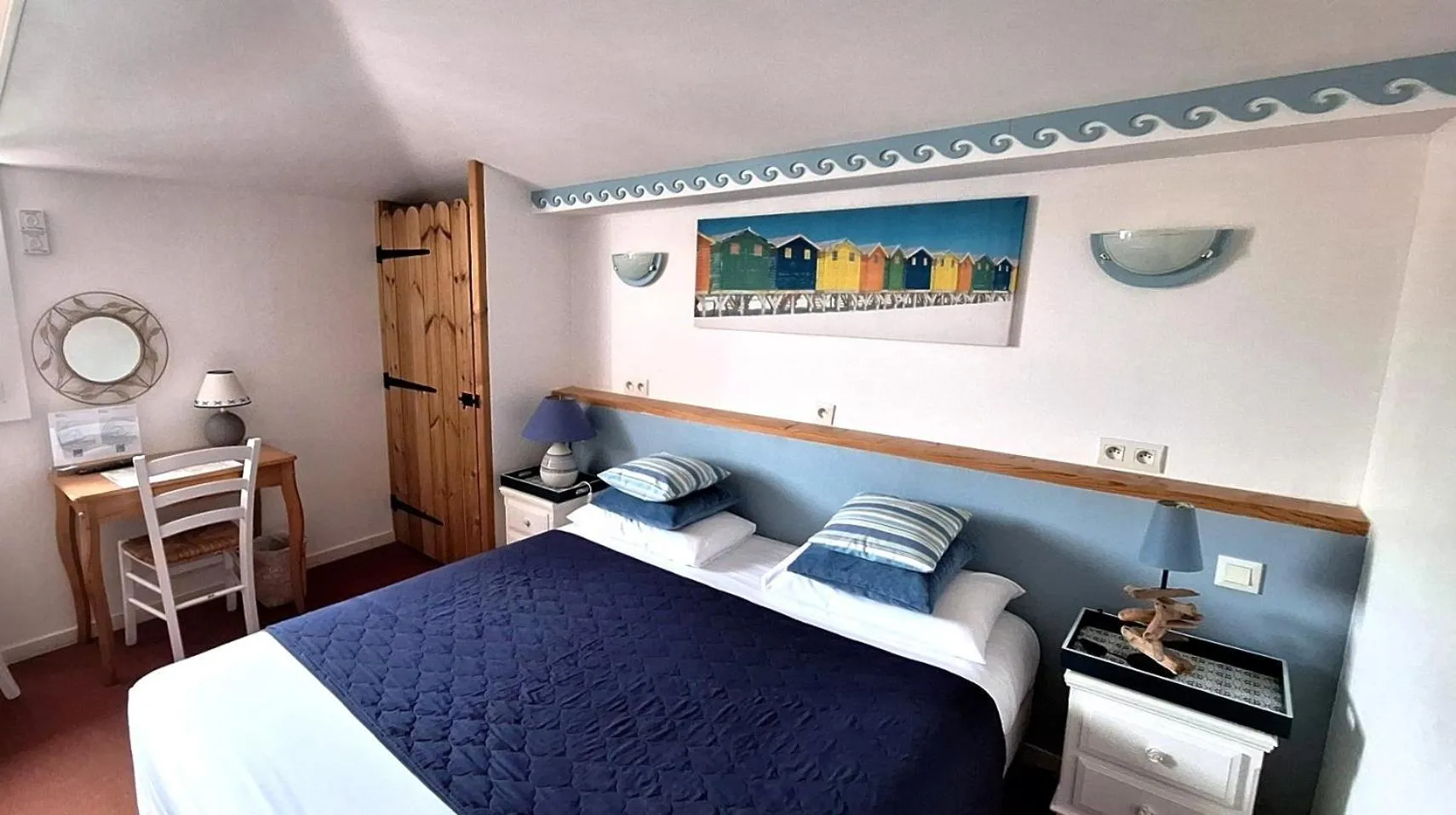 Photo of the whole room, Bed in Hôtel Les Embruns Sables d'Olonne
