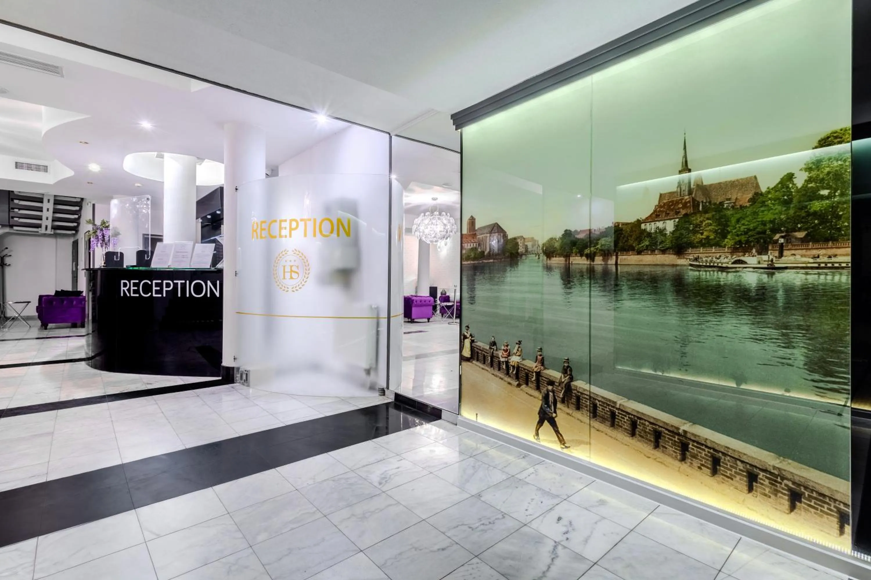 Lobby or reception in Hotel Sofia by The Railway Station Wroclaw