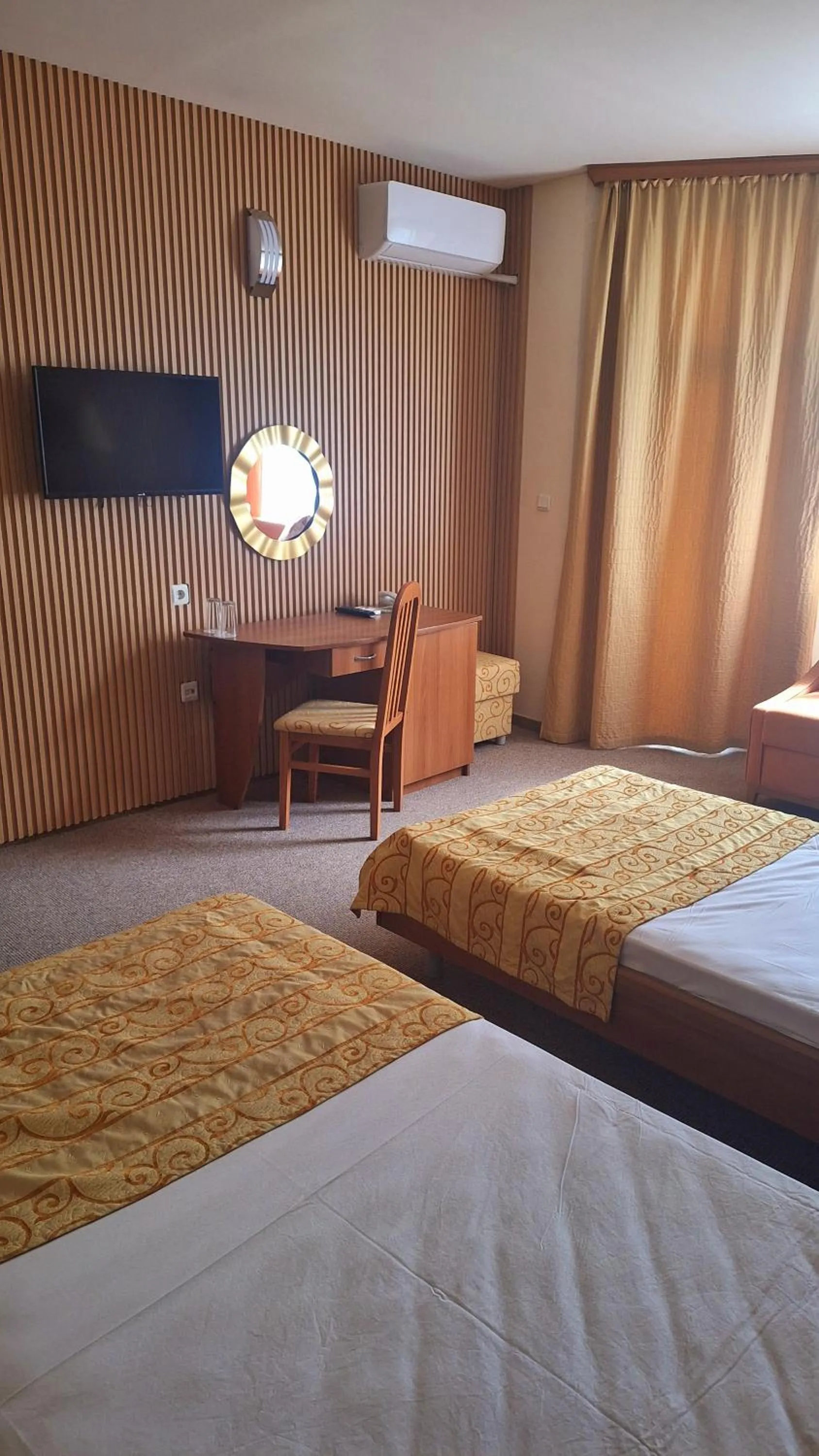 Bed in Hotel Estreya Palace