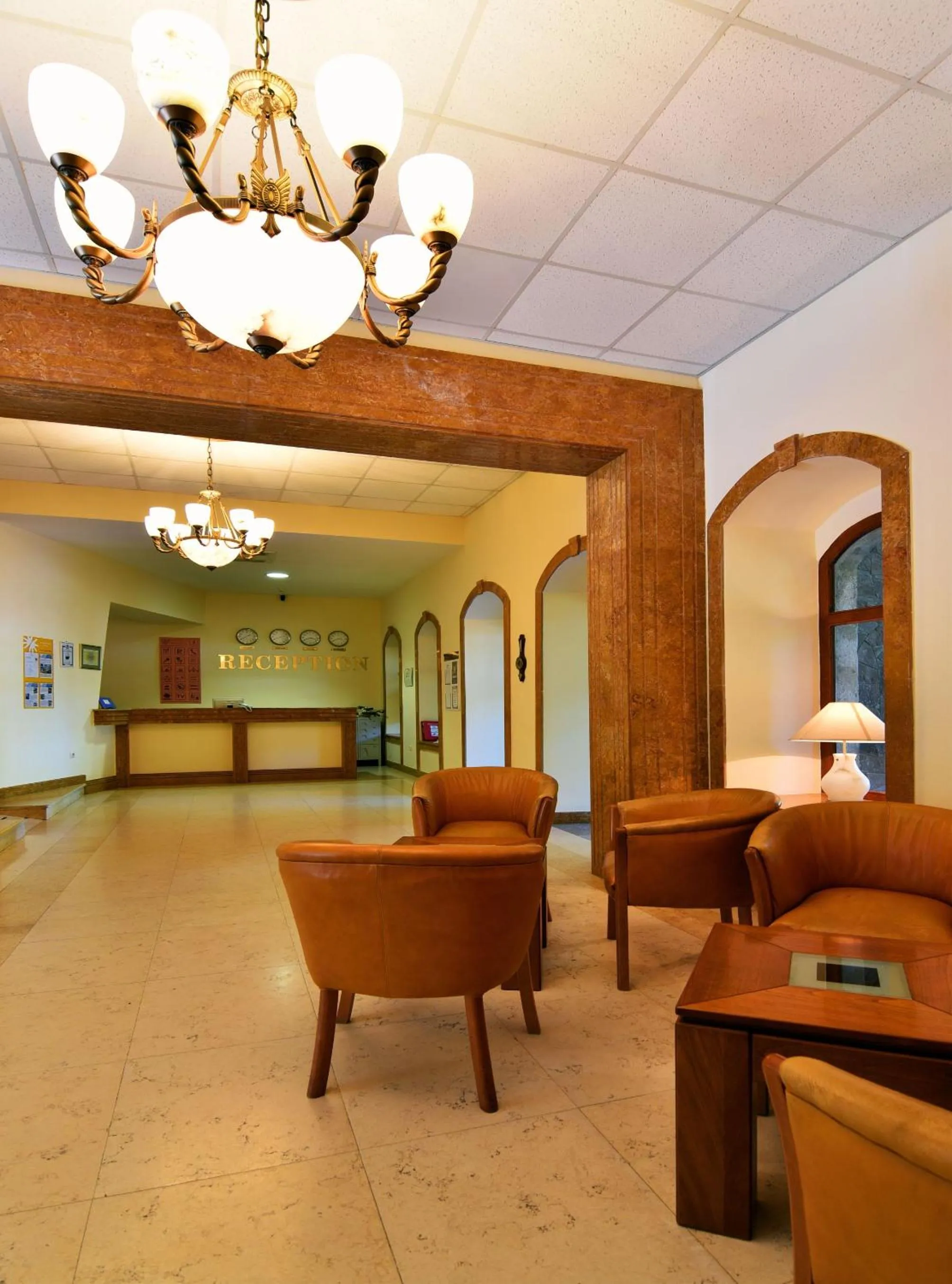 Lounge or bar in Hotel Estreya Palace