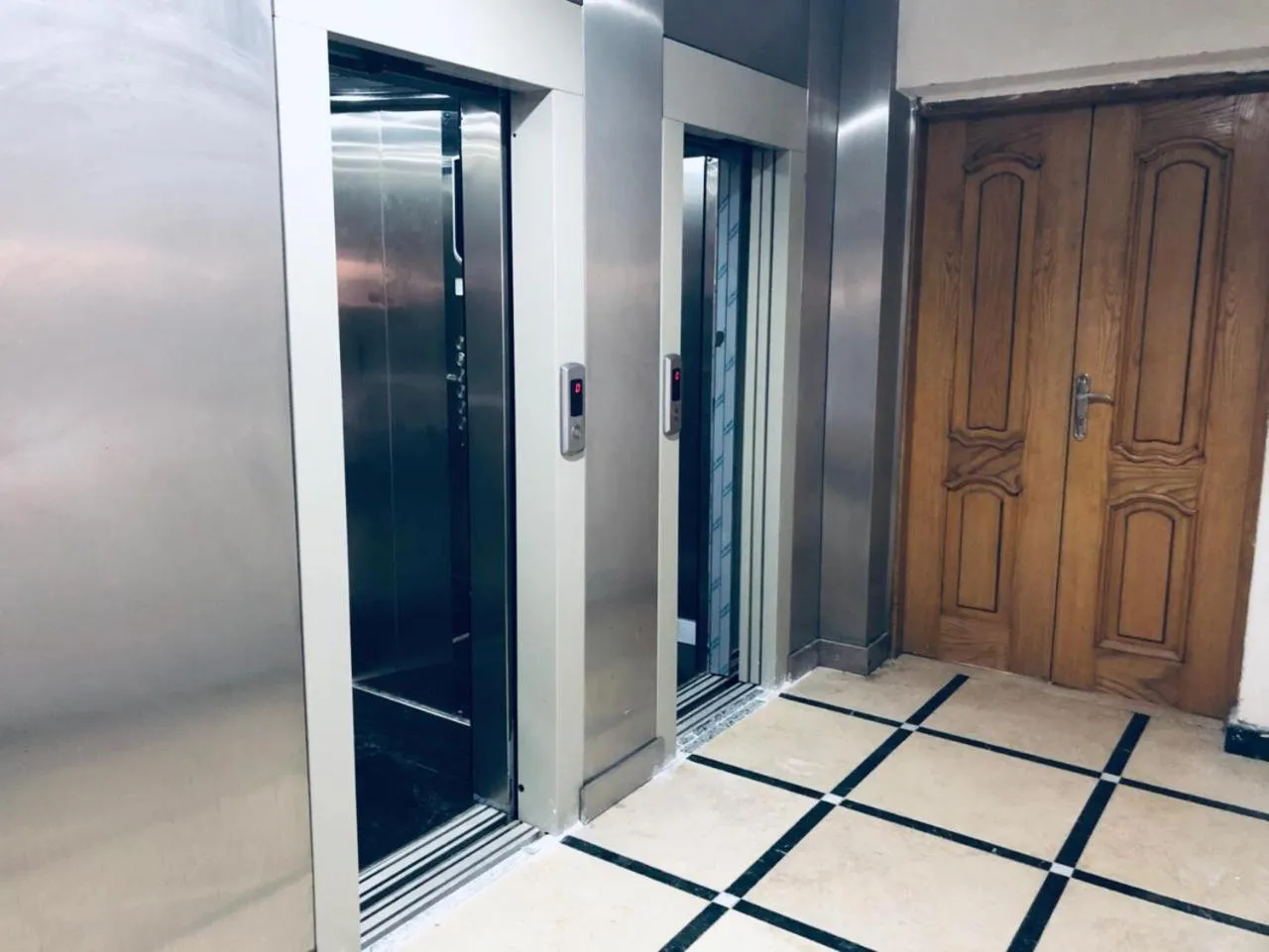 Facade/entrance in Royal NJ Hotel