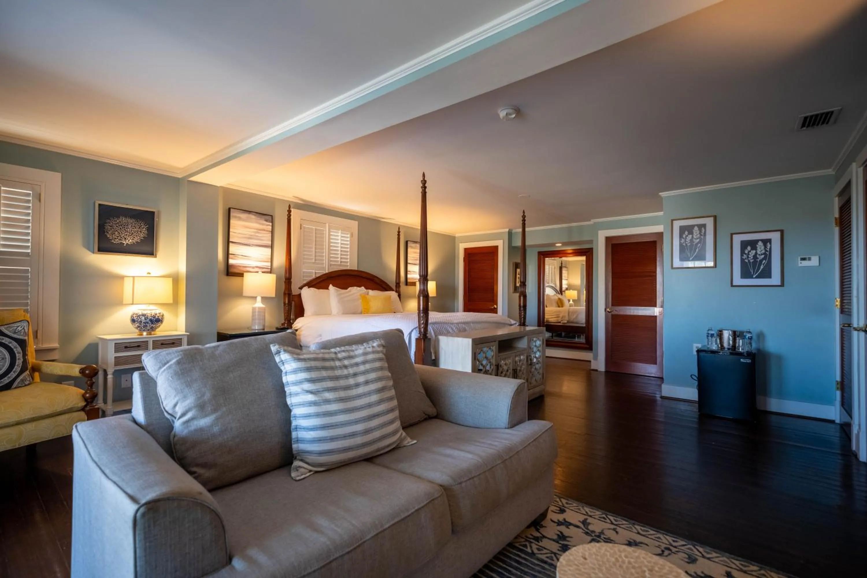 Deluxe Suite in Elizabeth Pointe Lodge