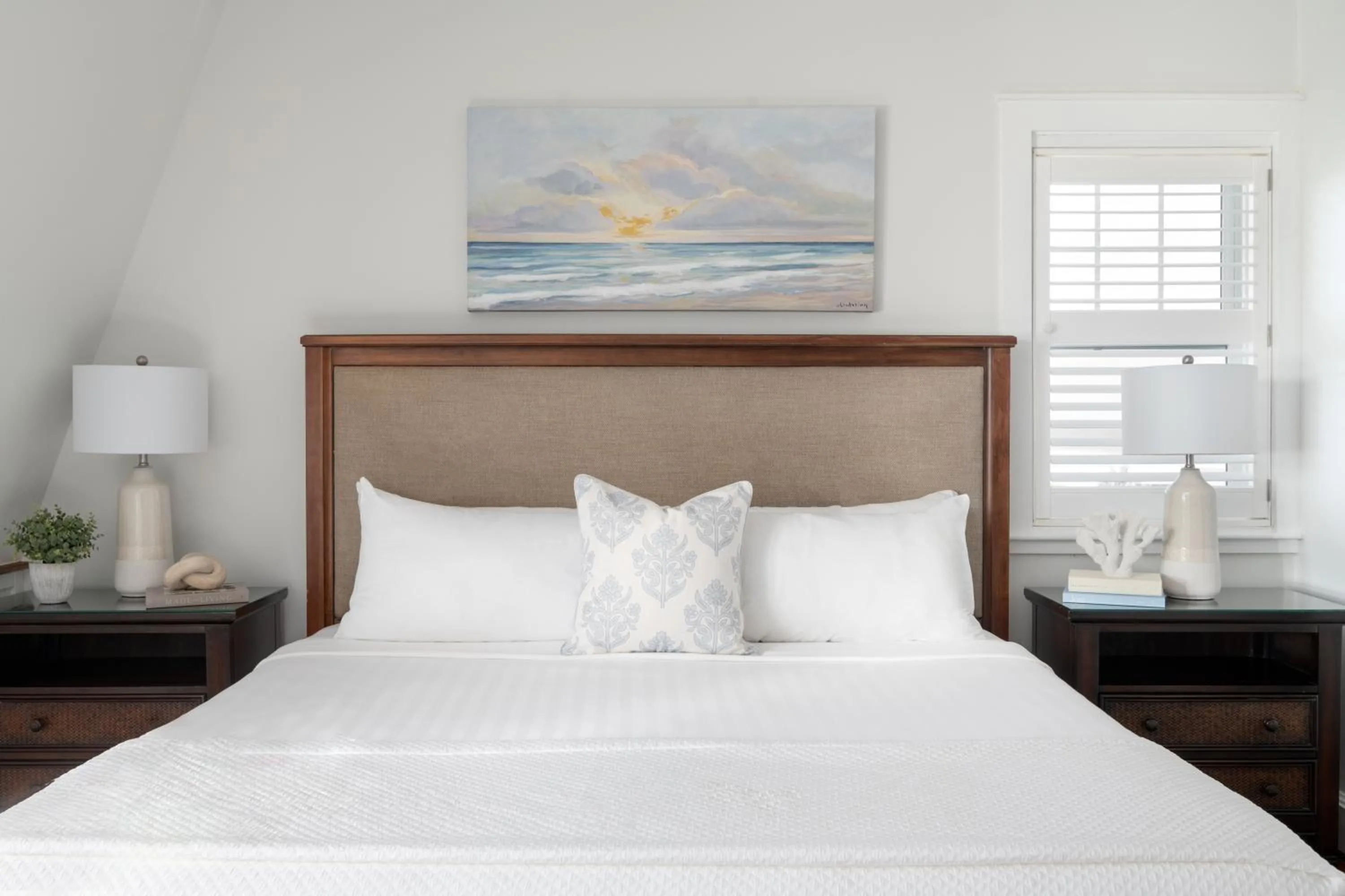 King Room with Sunset View in Elizabeth Pointe Lodge