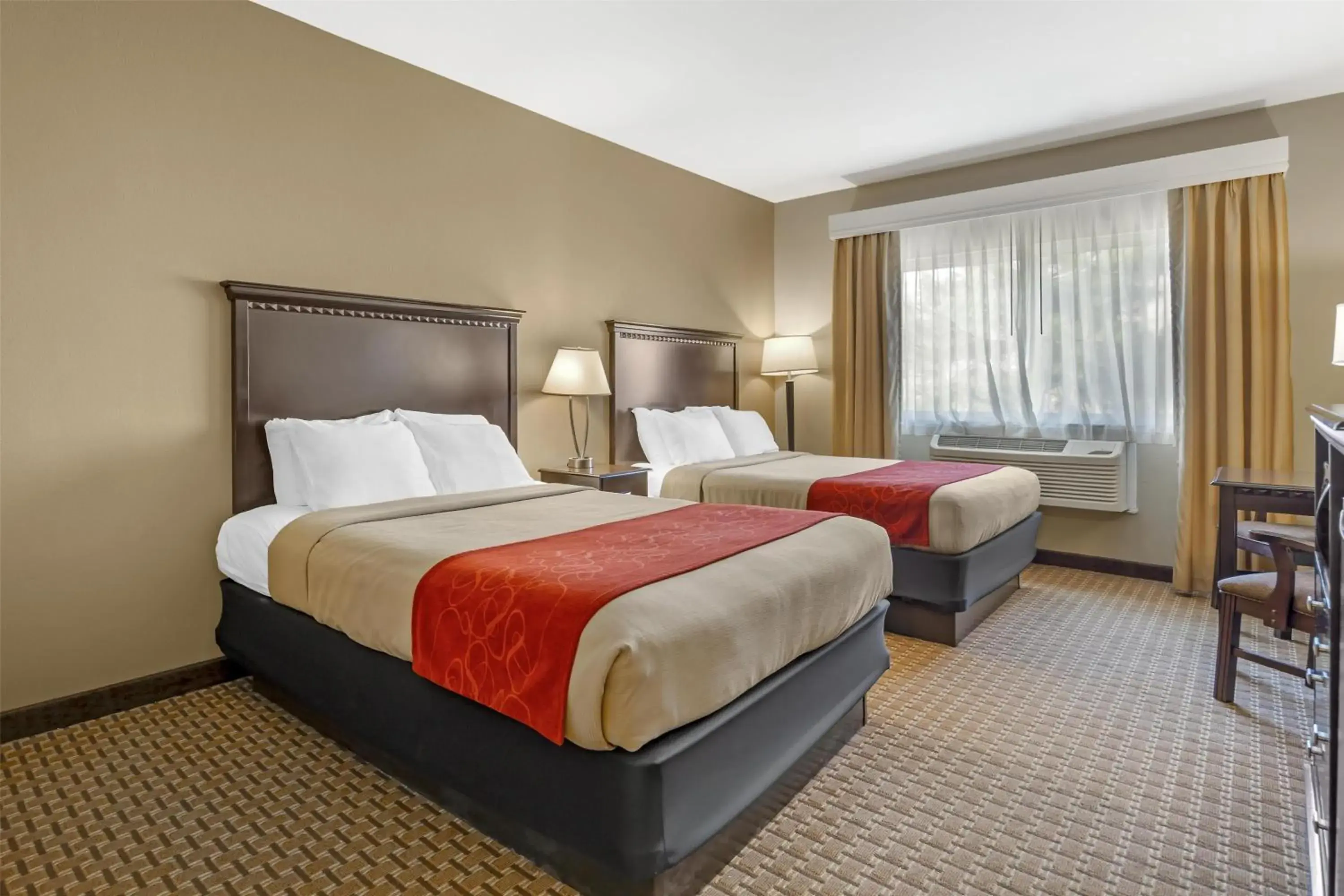 Queen Room with Two Queen Beds in Best Western Plus Vintage Valley Inn Queen Room with Two Queen Beds in Best Western Plus Vintage Valley Inn