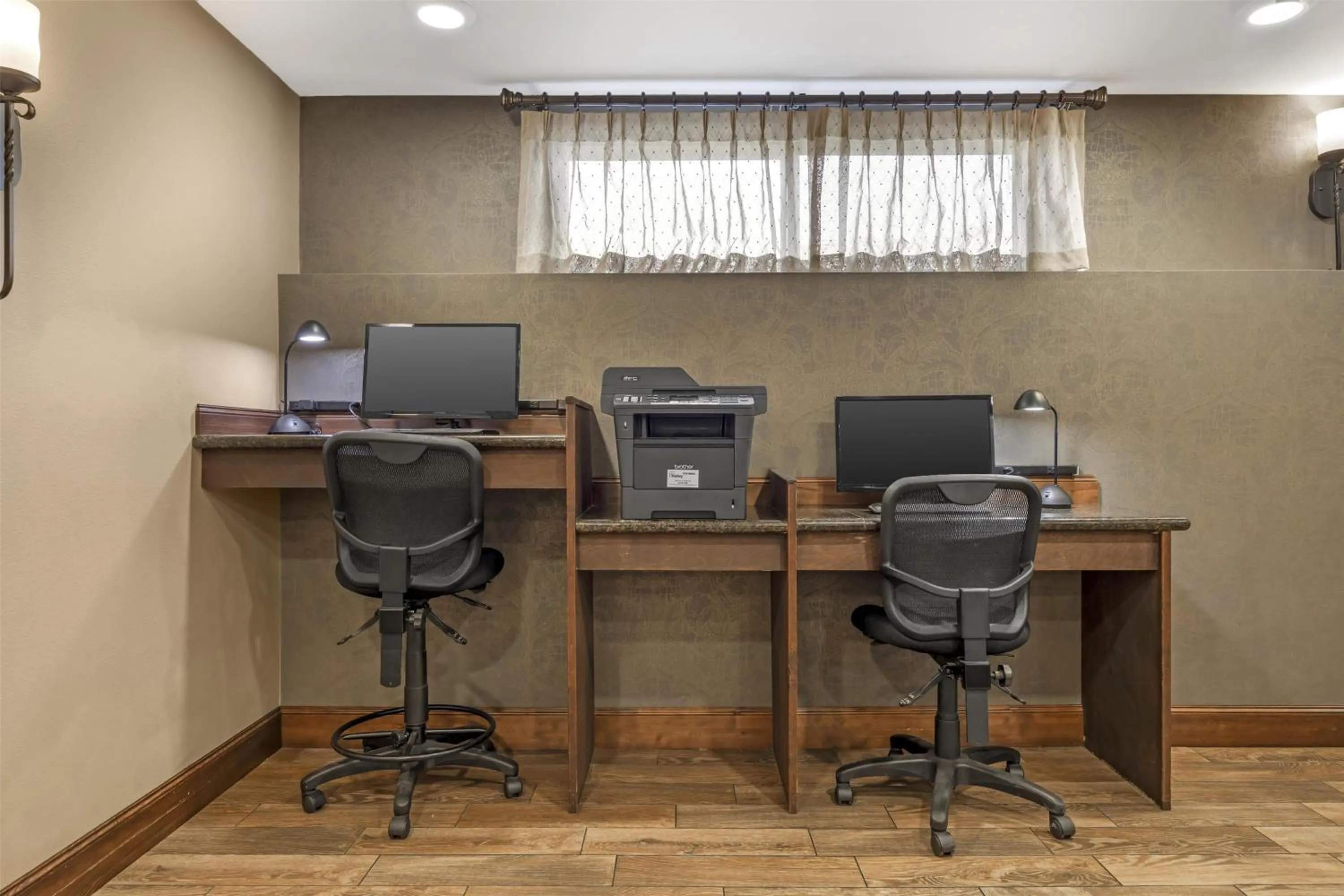 Business facilities in Best Western Plus Vintage Valley Inn