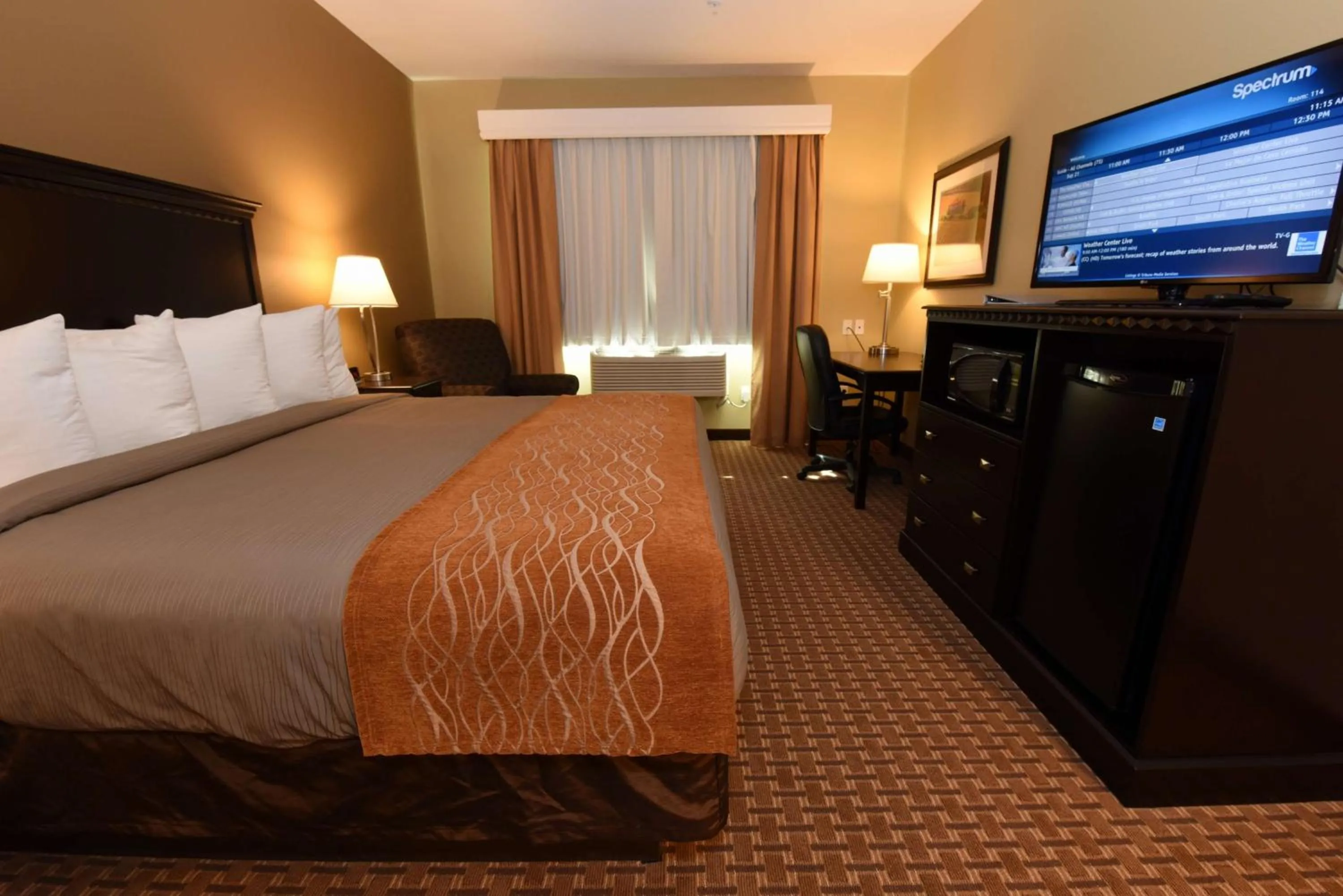 Bed in Best Western Plus Vintage Valley Inn