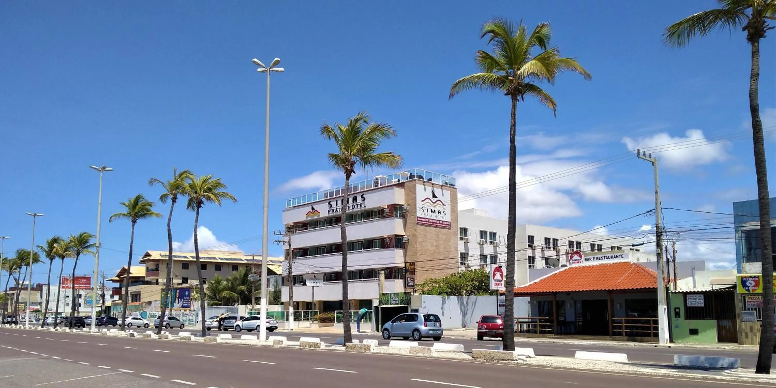 Property building in Simas Praia Hotel