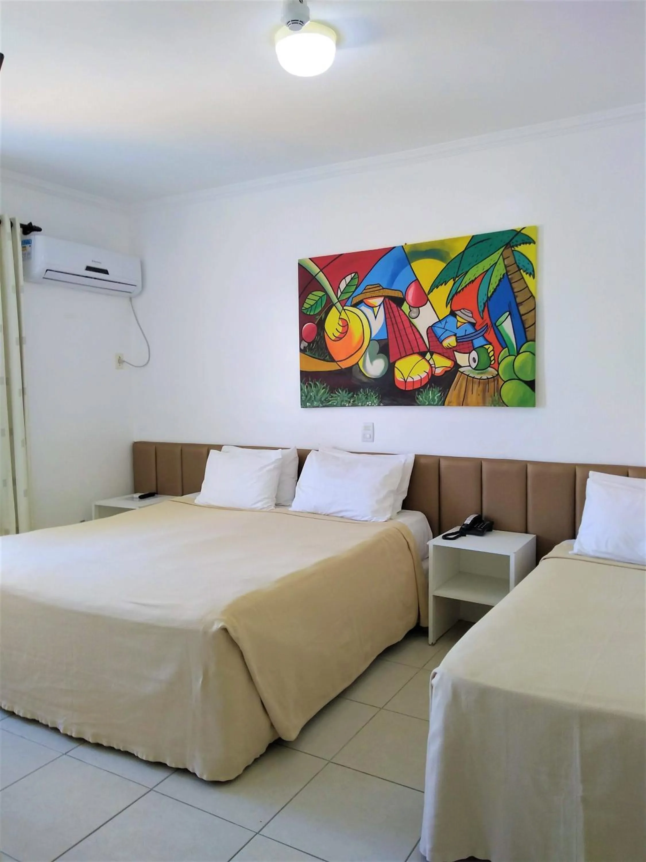 Photo of the whole room, Bed in Simas Praia Hotel