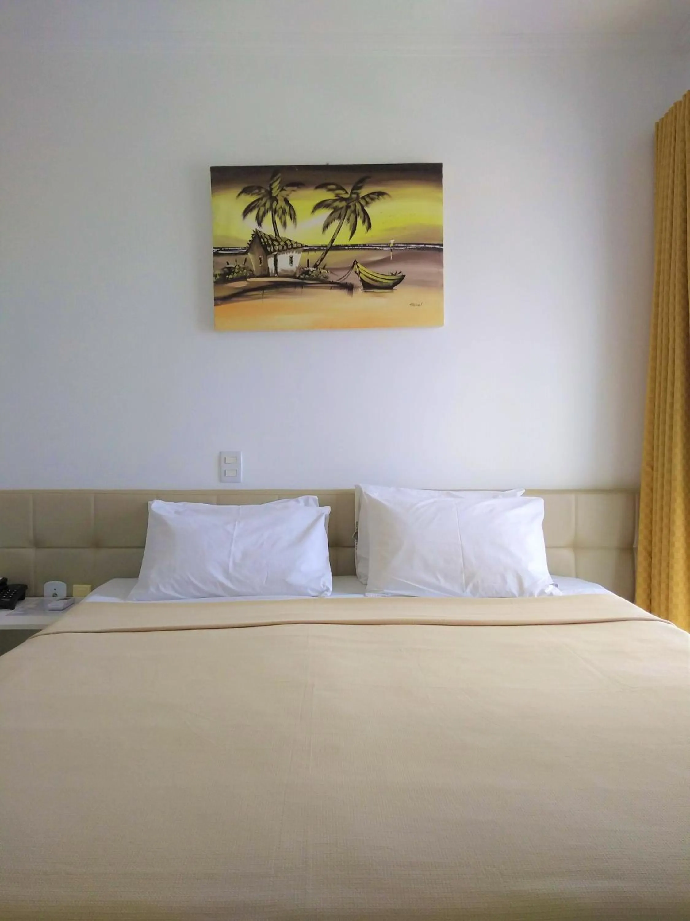 Photo of the whole room, Bed in Simas Praia Hotel