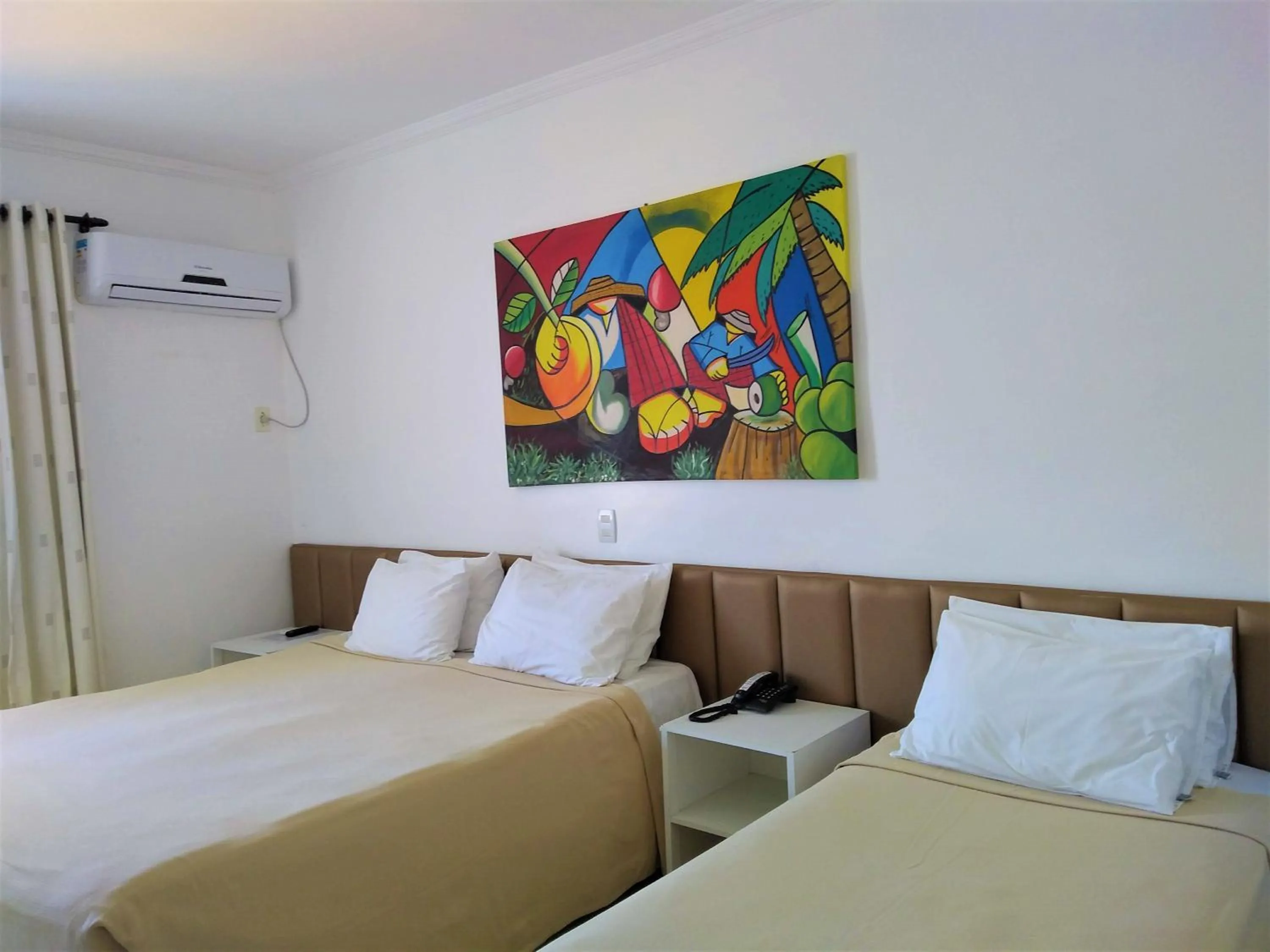 Photo of the whole room, Bed in Simas Praia Hotel