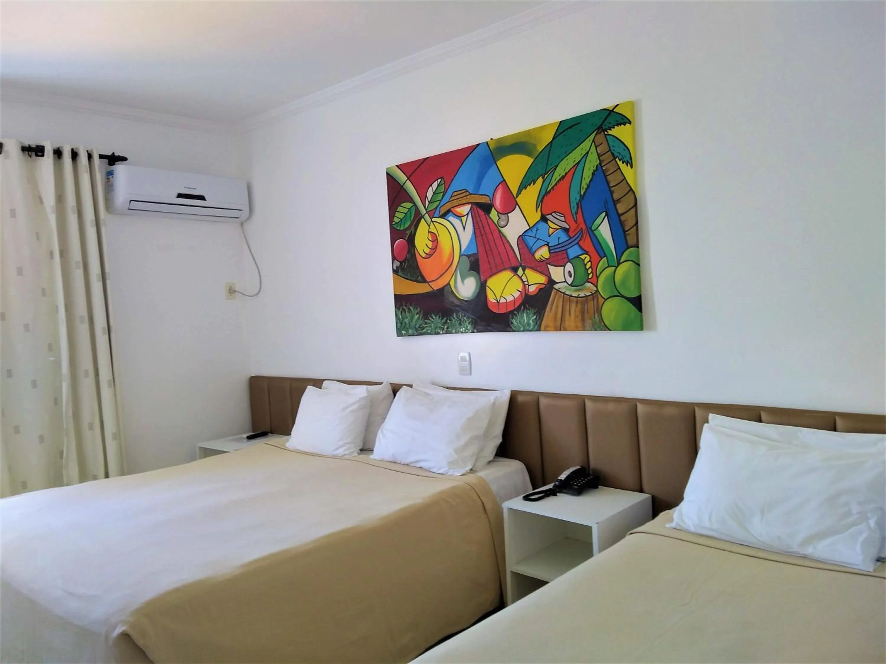 Photo of the whole room, Bed in Simas Praia Hotel