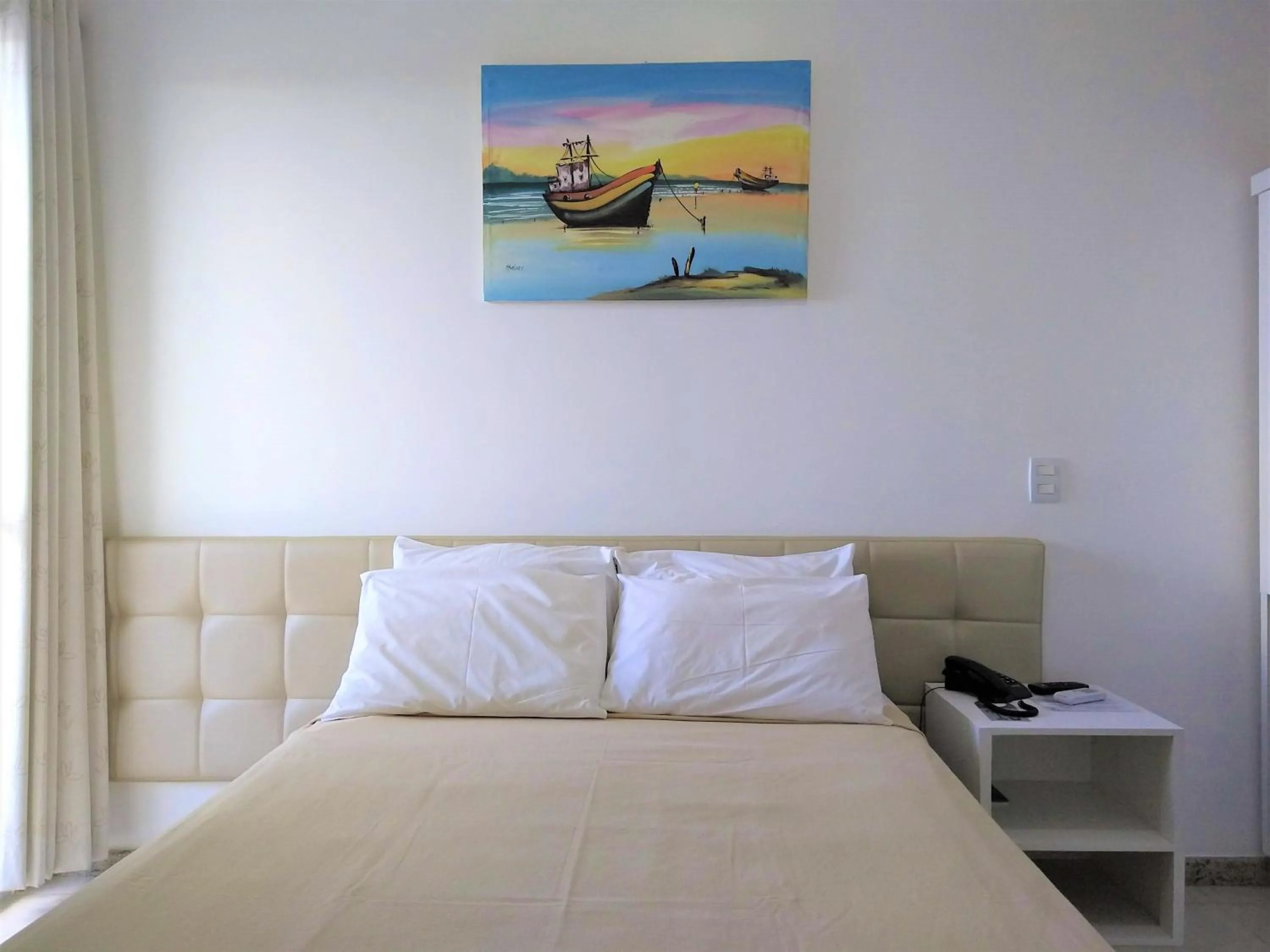 Photo of the whole room, Bed in Simas Praia Hotel