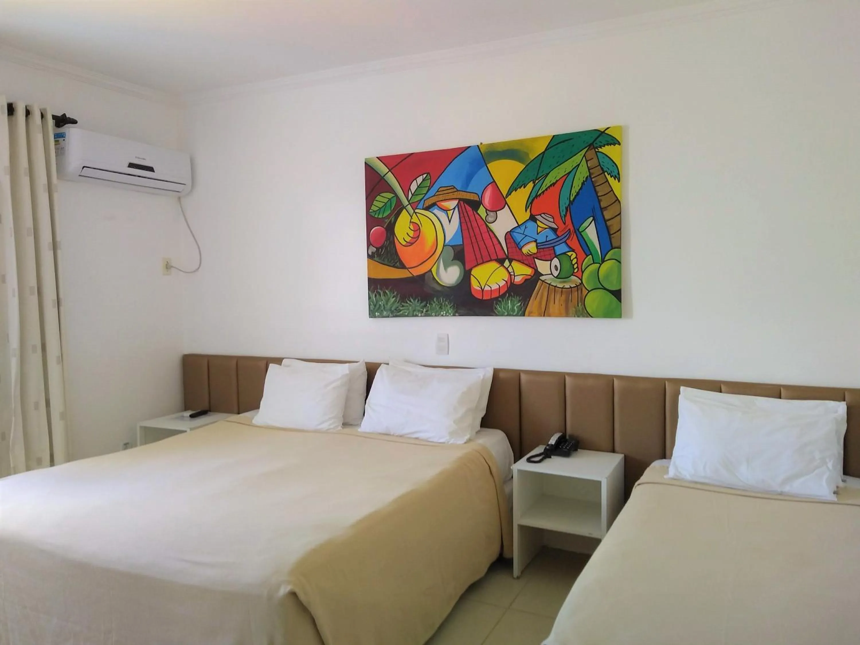 Photo of the whole room, Bed in Simas Praia Hotel