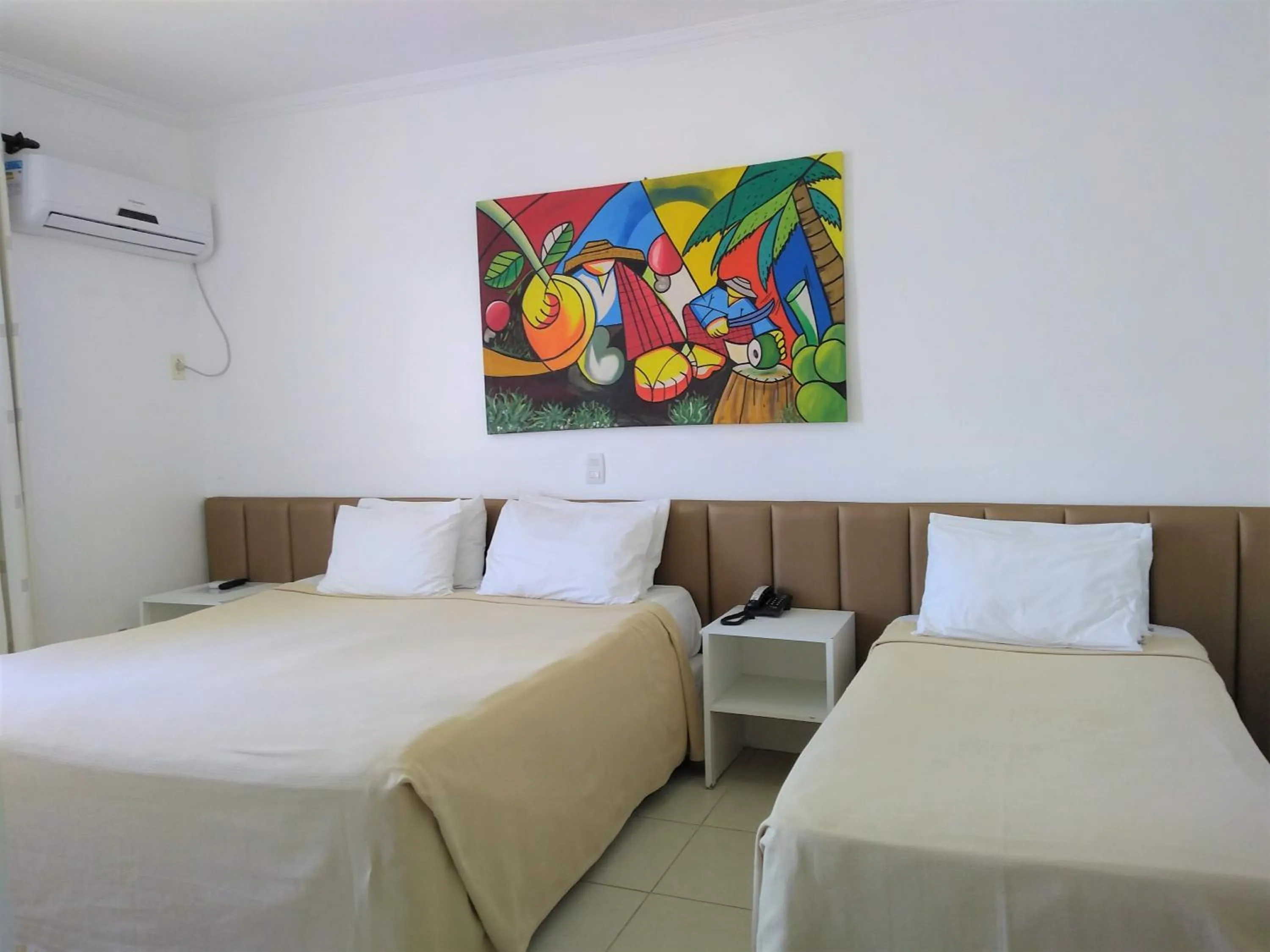 Photo of the whole room, Bed in Simas Praia Hotel