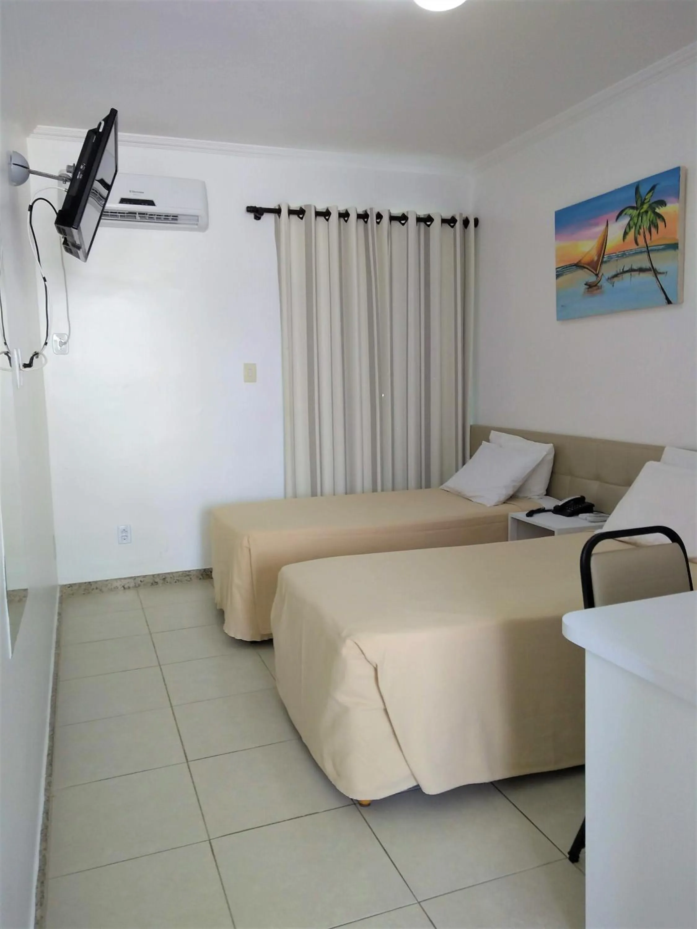 Photo of the whole room, Bed in Simas Praia Hotel