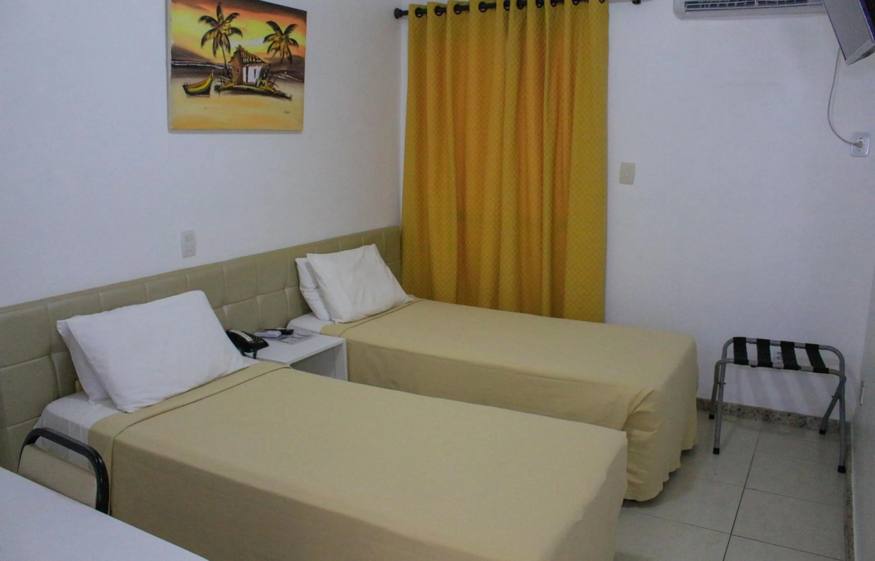 Bed in Simas Praia Hotel