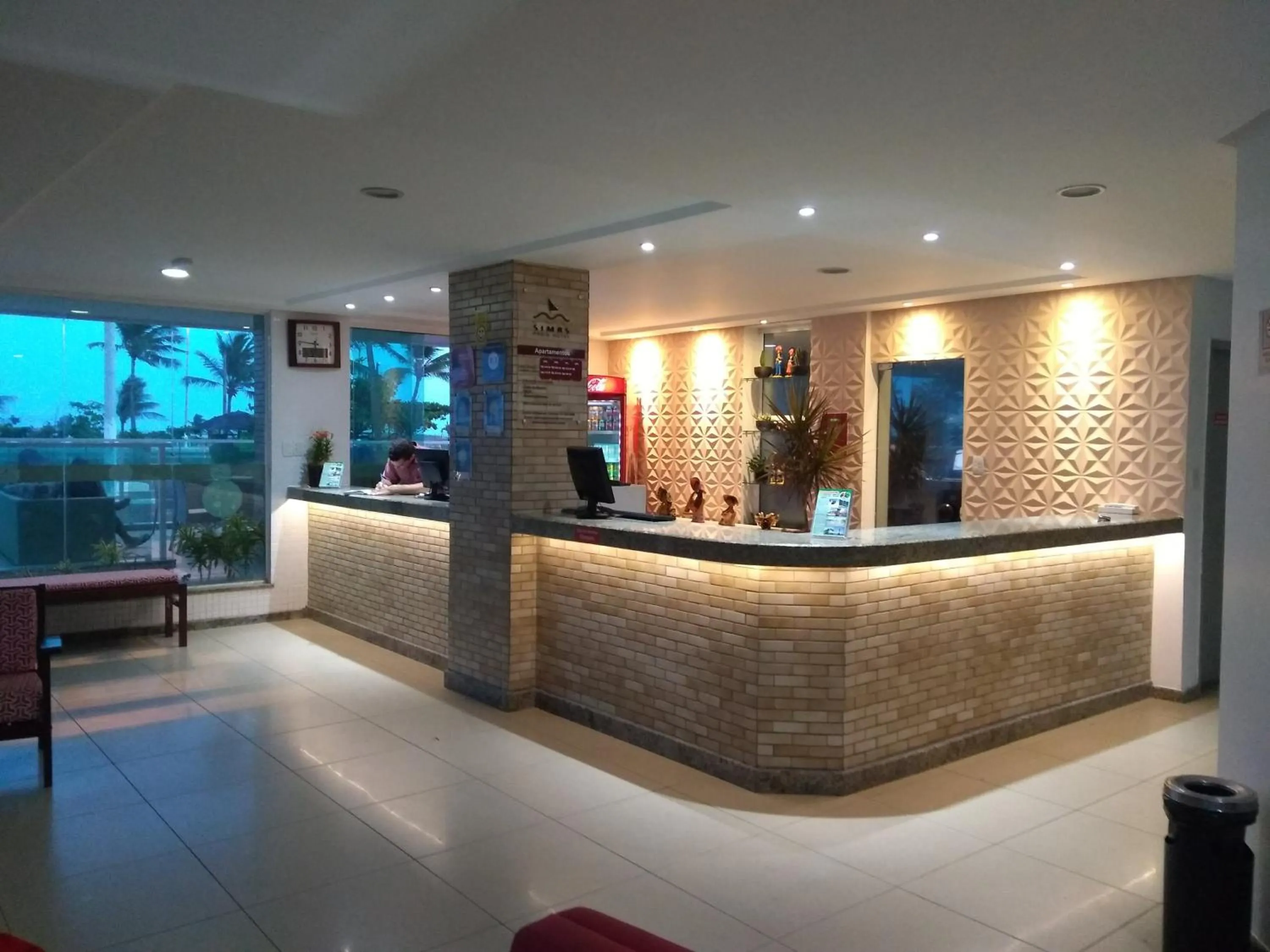 On-site shops in Simas Praia Hotel