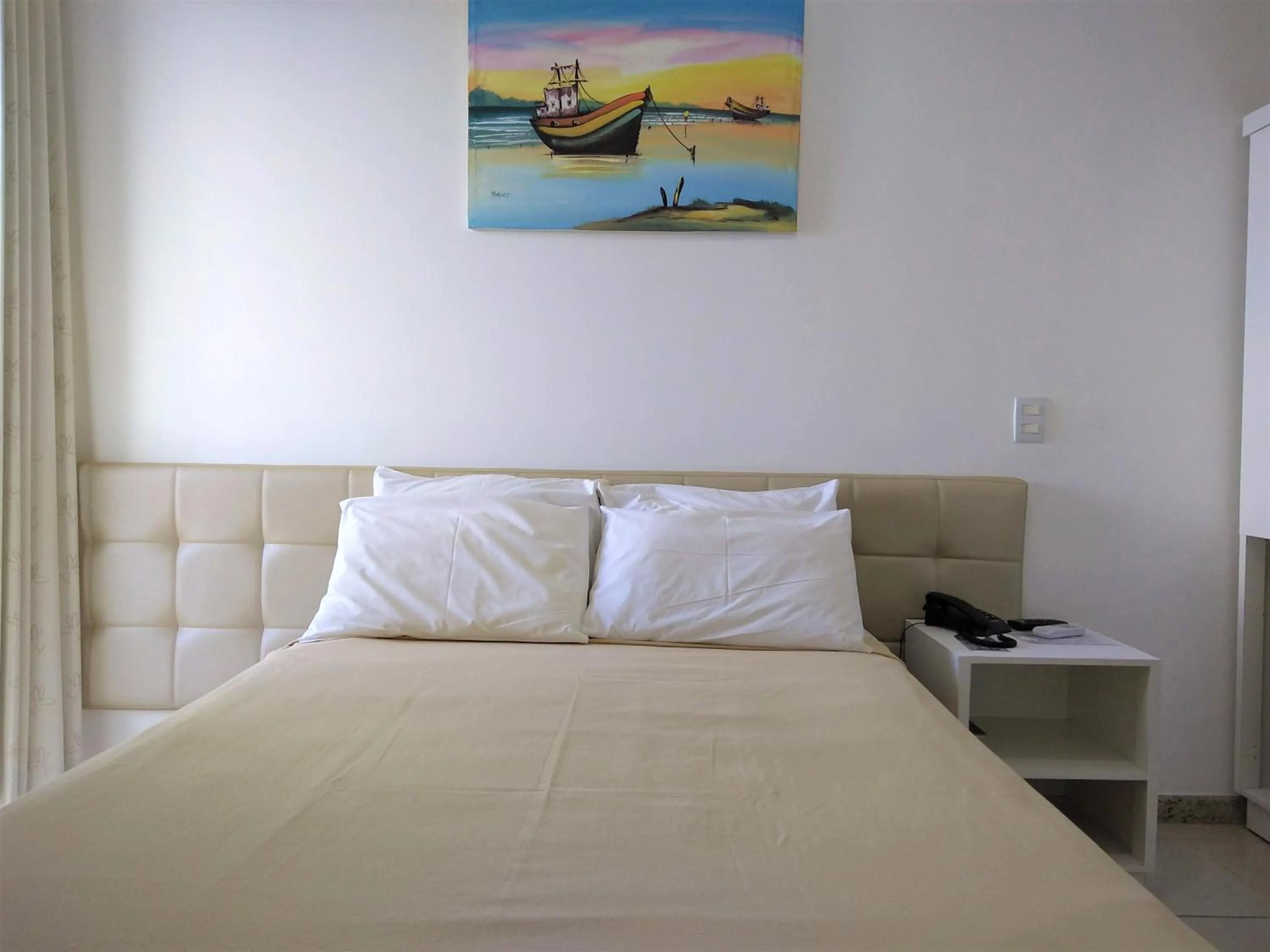 Photo of the whole room, Bed in Simas Praia Hotel