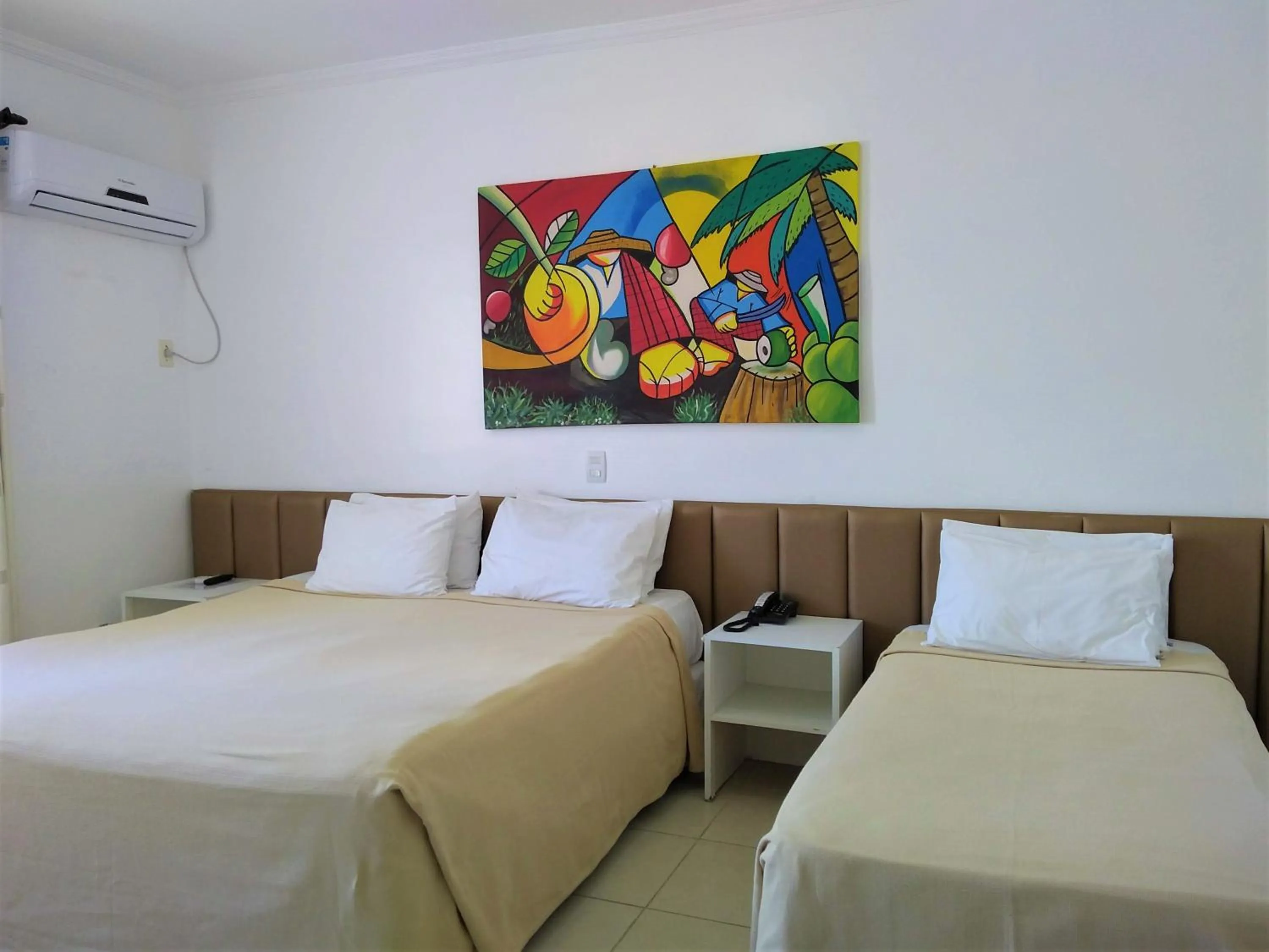 Photo of the whole room, Bed in Simas Praia Hotel