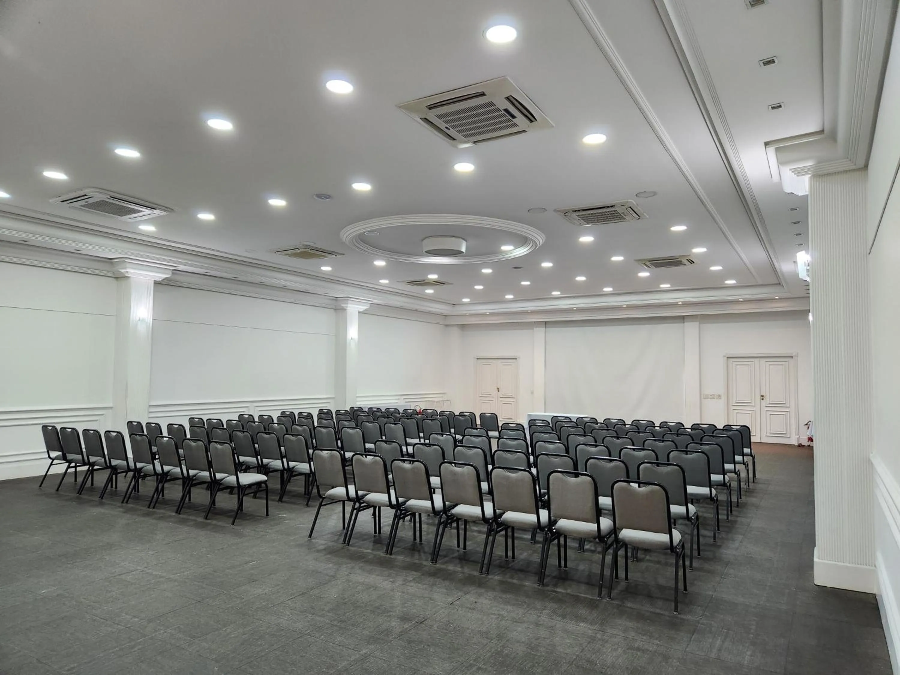 Meeting/conference room in Lizon Curitiba Hotel