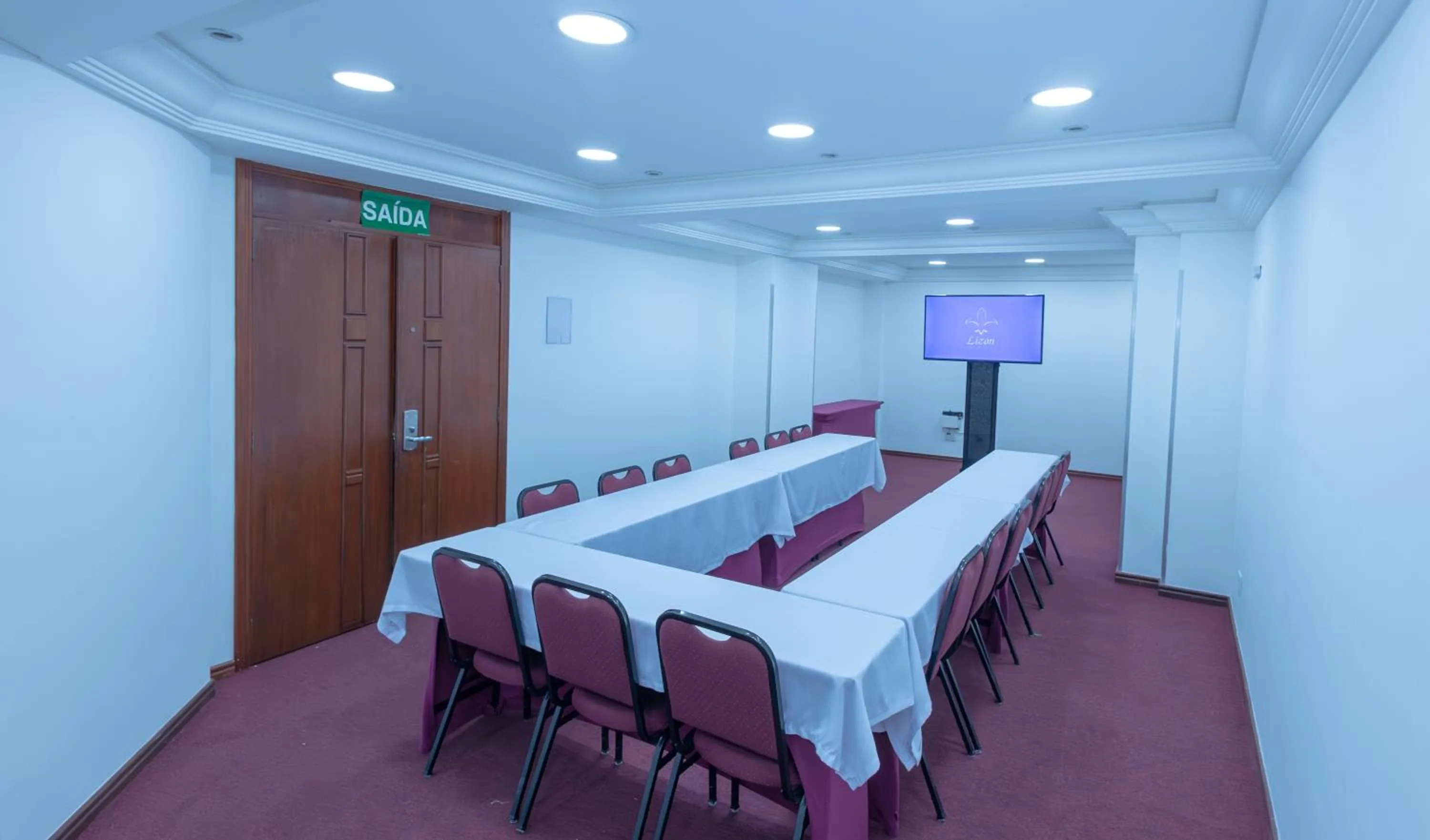 Meeting/conference room in Lizon Curitiba Hotel