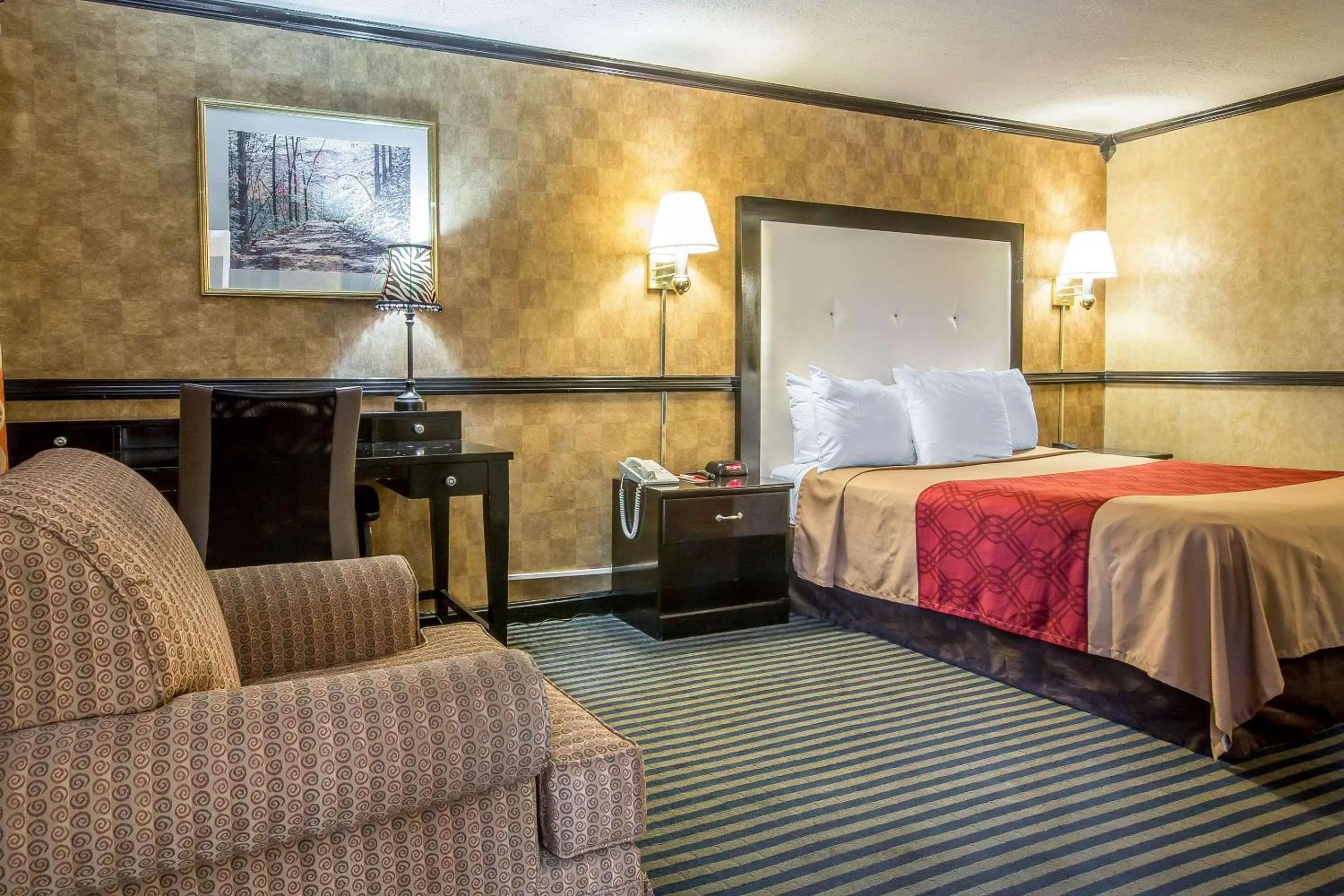 Photo of the whole room in Econo Lodge Montpelier I-89