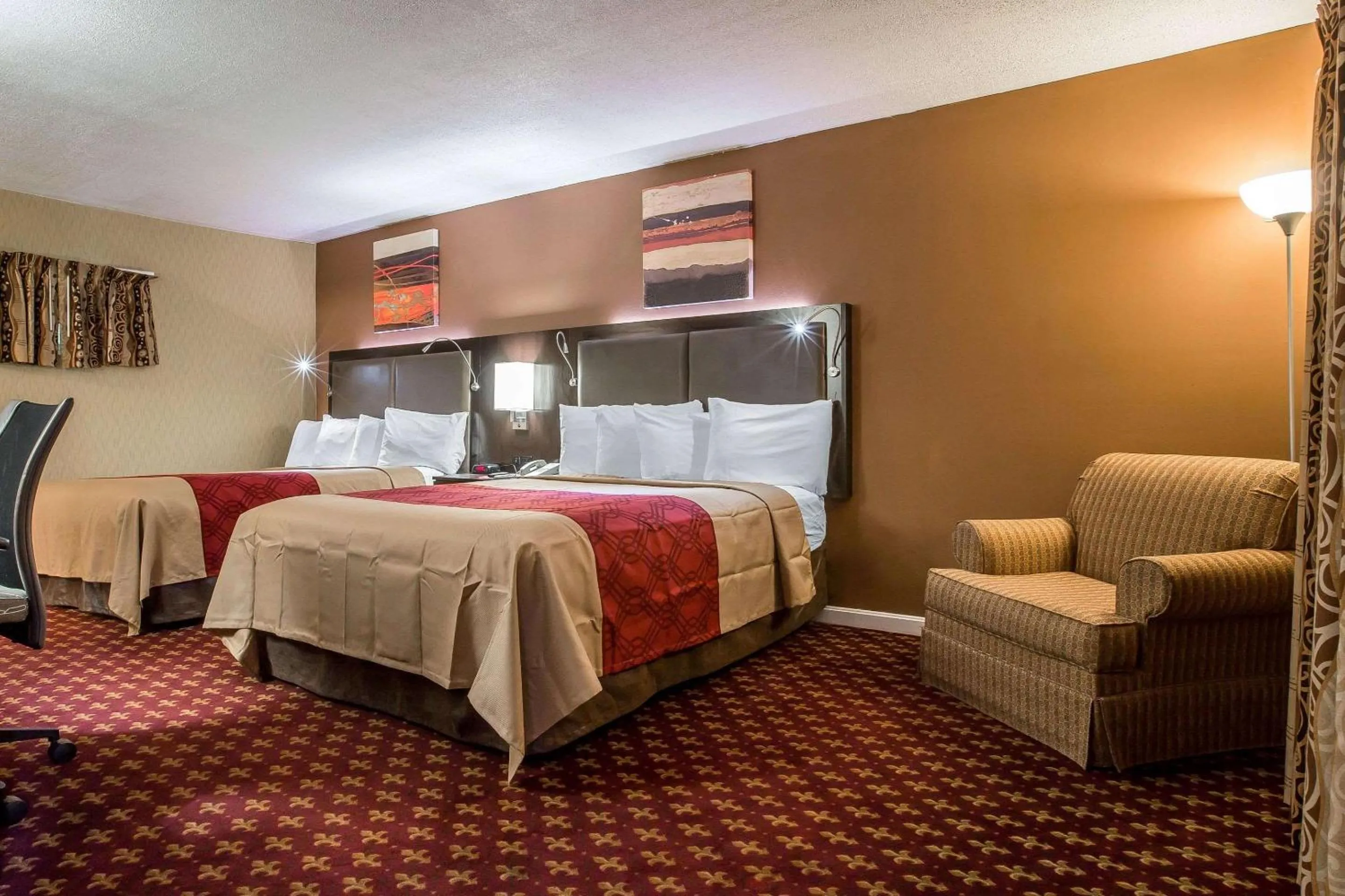 Photo of the whole room in Econo Lodge Montpelier I-89