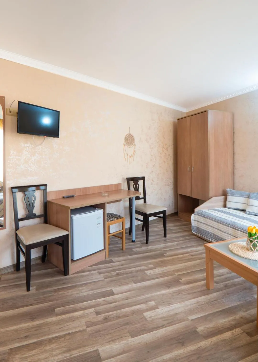 Living room, Bed in Hotel Zeus