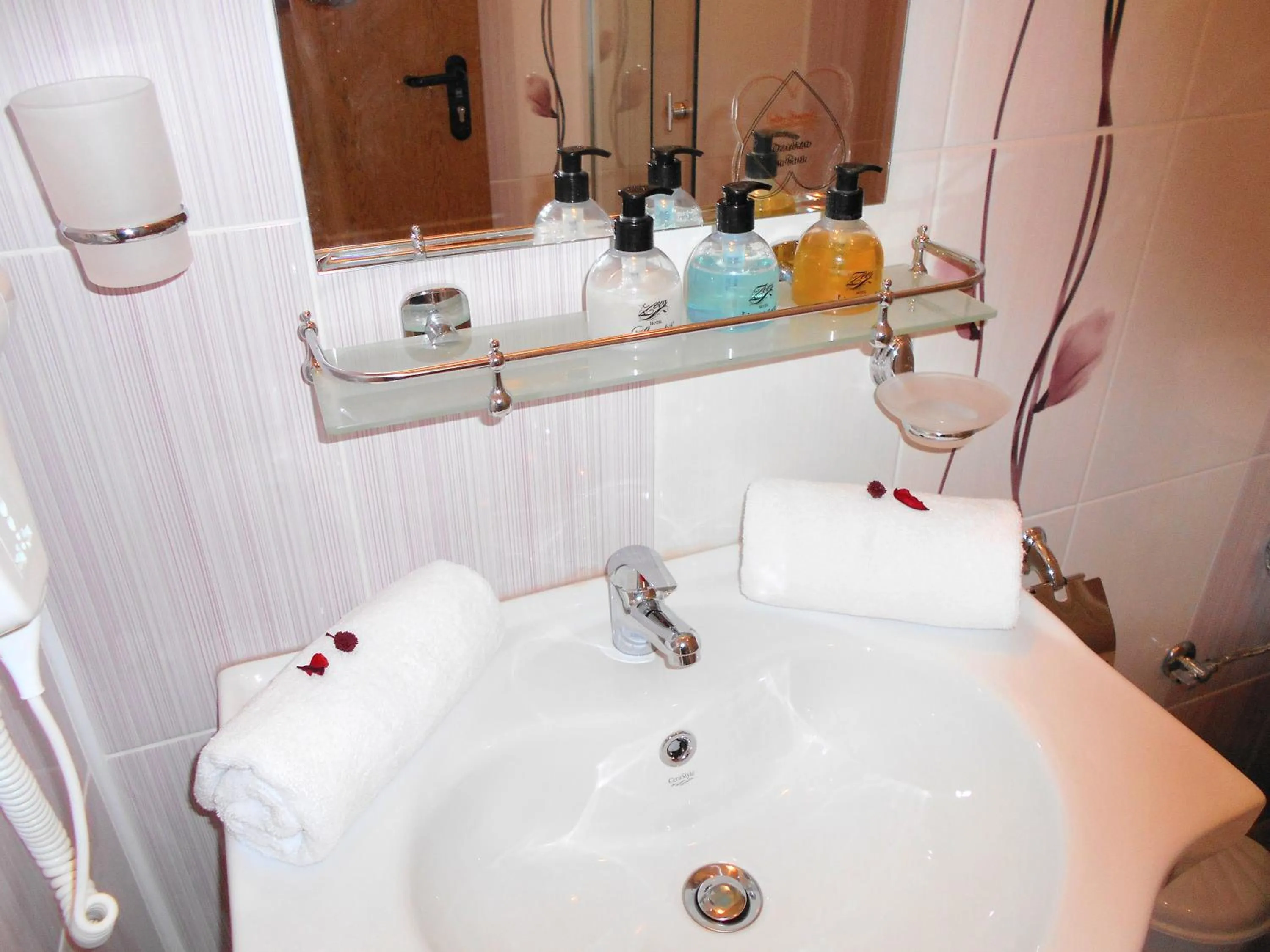 Shower in Hotel Zeus