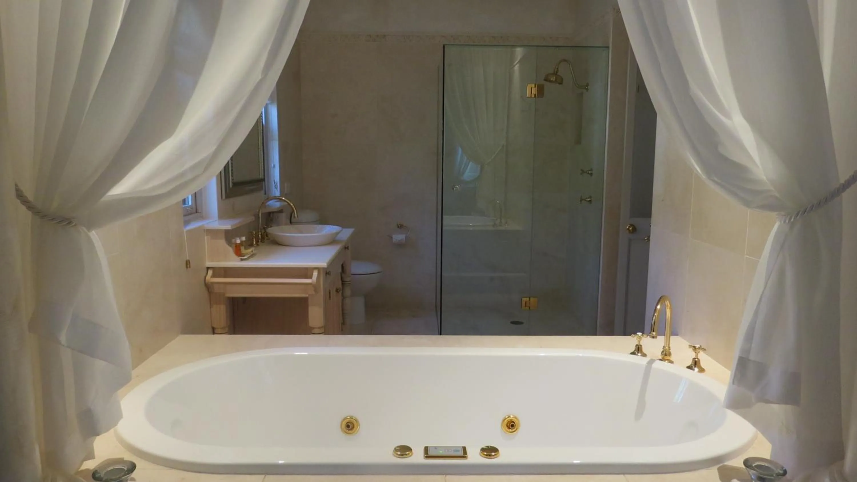 Bathroom in Victoria's At Ewingsdale