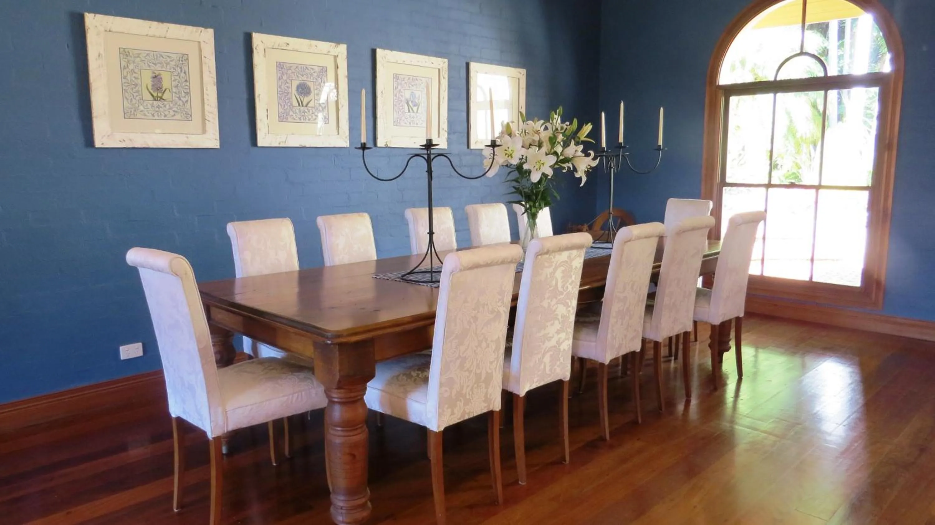 Dining area in Victoria's At Ewingsdale