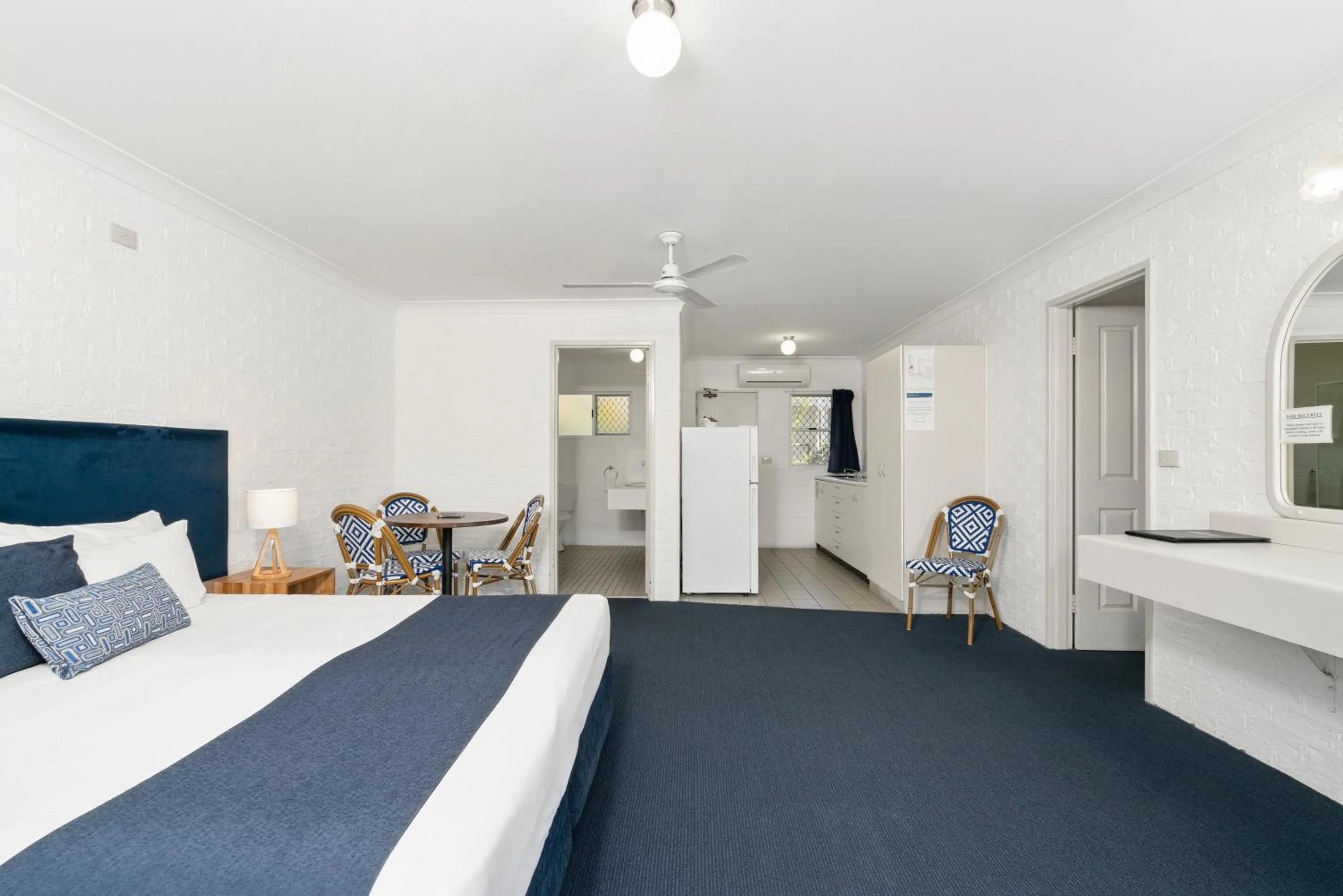 Photo of the whole room, Bed in Wollongbar Motel