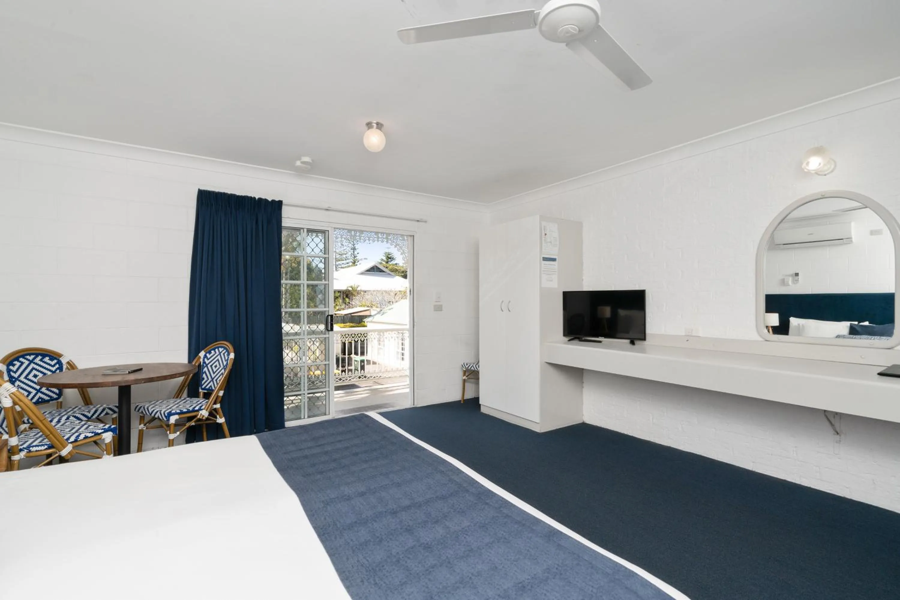 Photo of the whole room, Bed in Wollongbar Motel