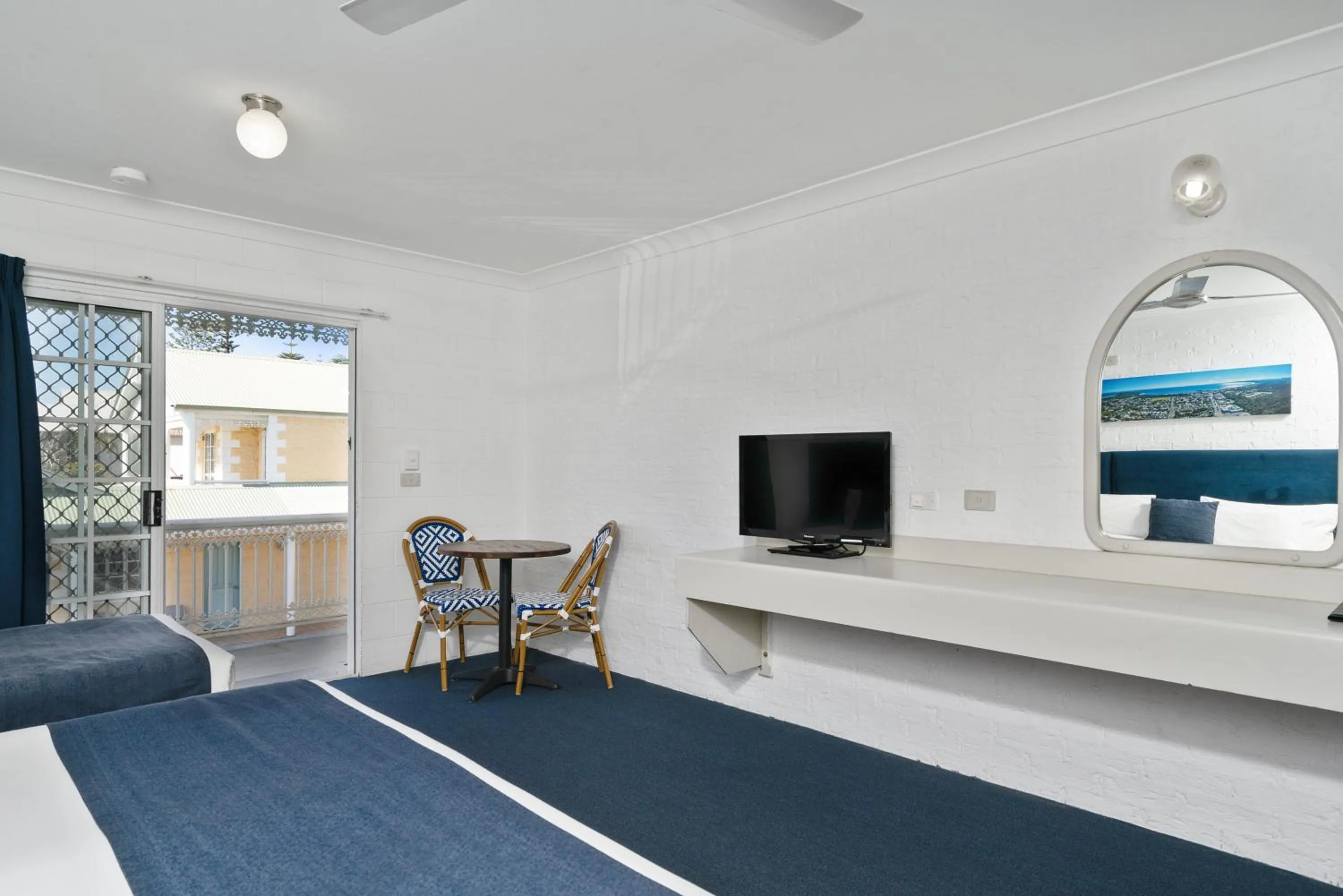 Seating area in Wollongbar Motel