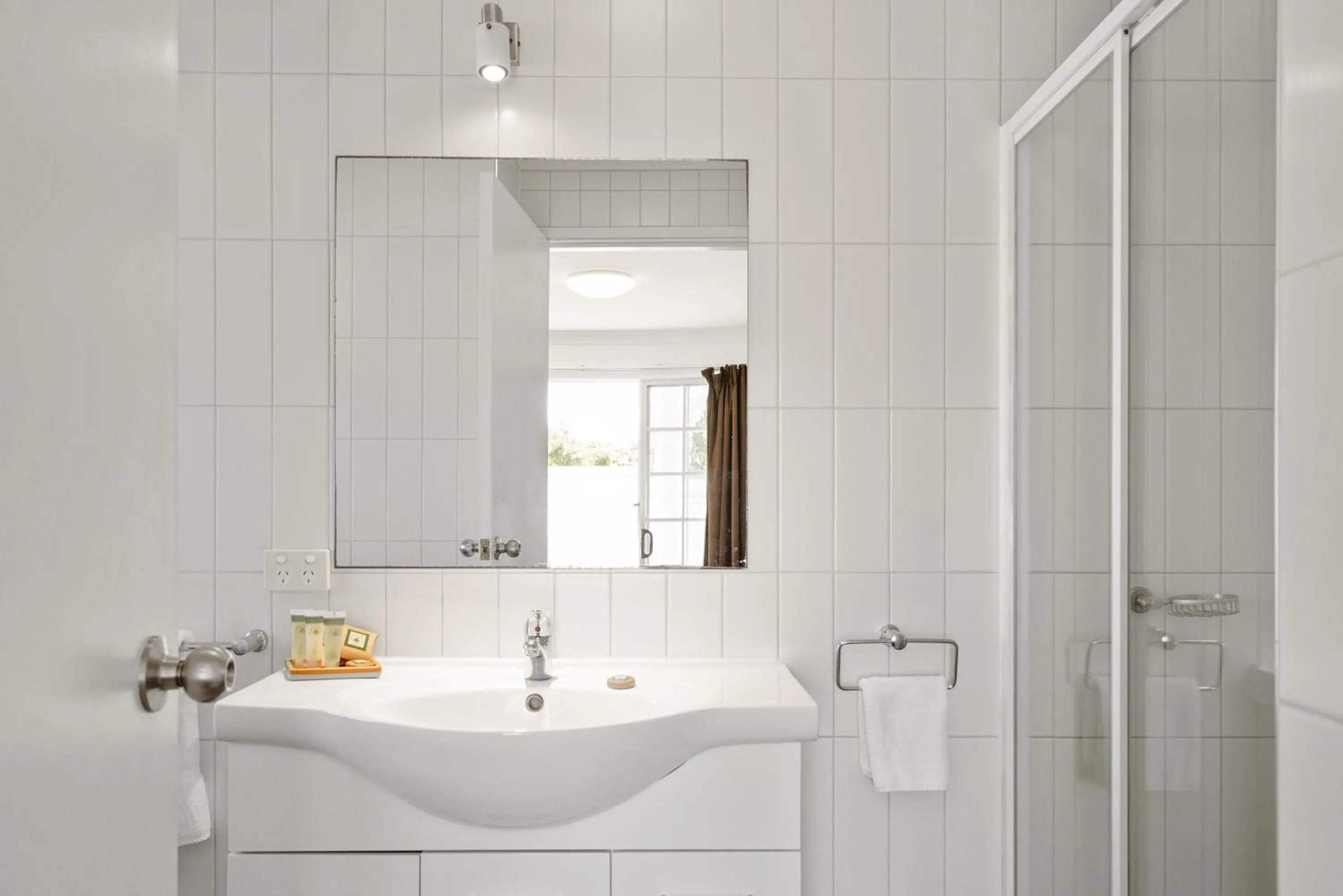 Bathroom in Wollongbar Motel