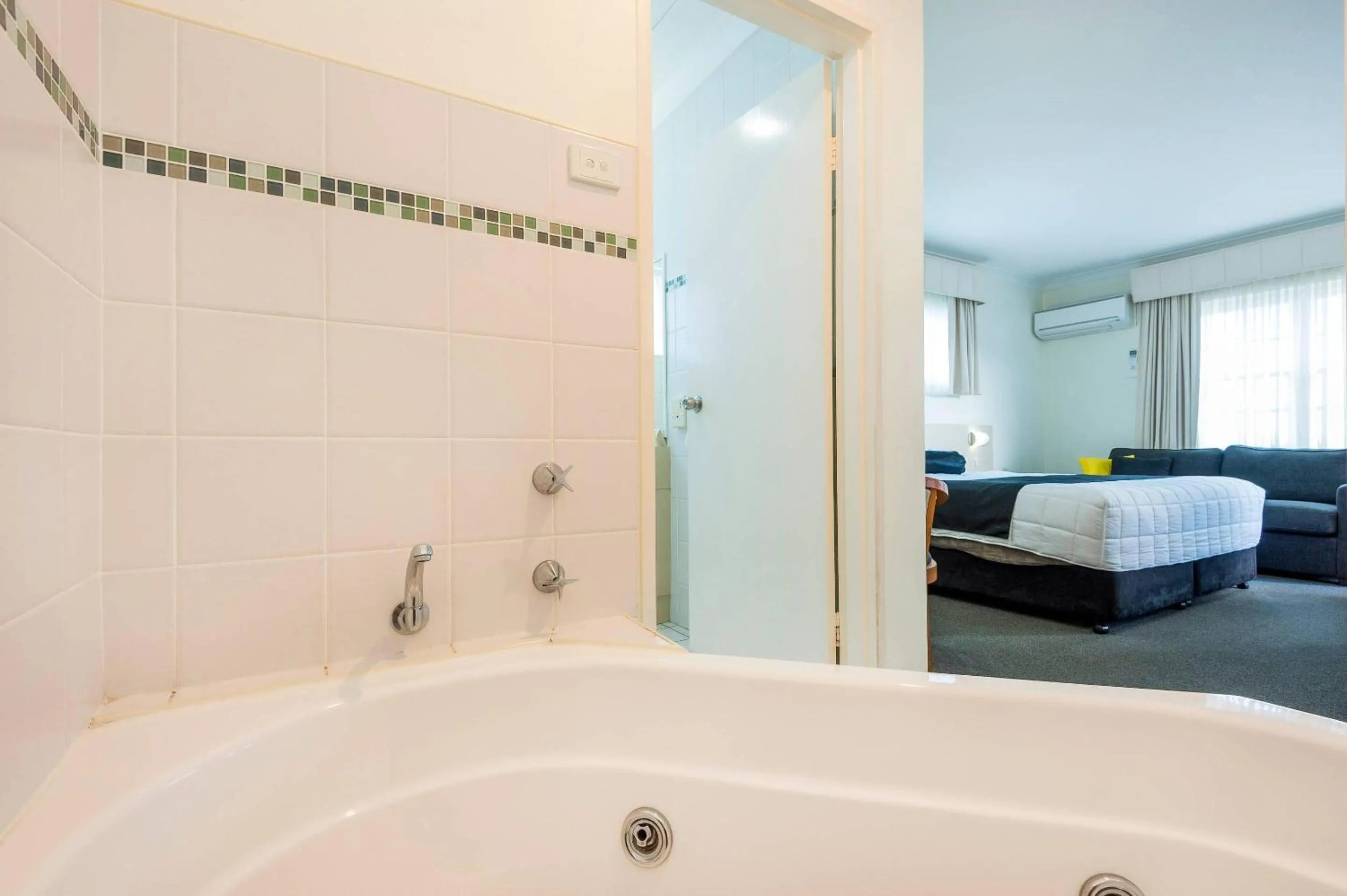 Bedroom, Bed in Comfort Inn All Seasons