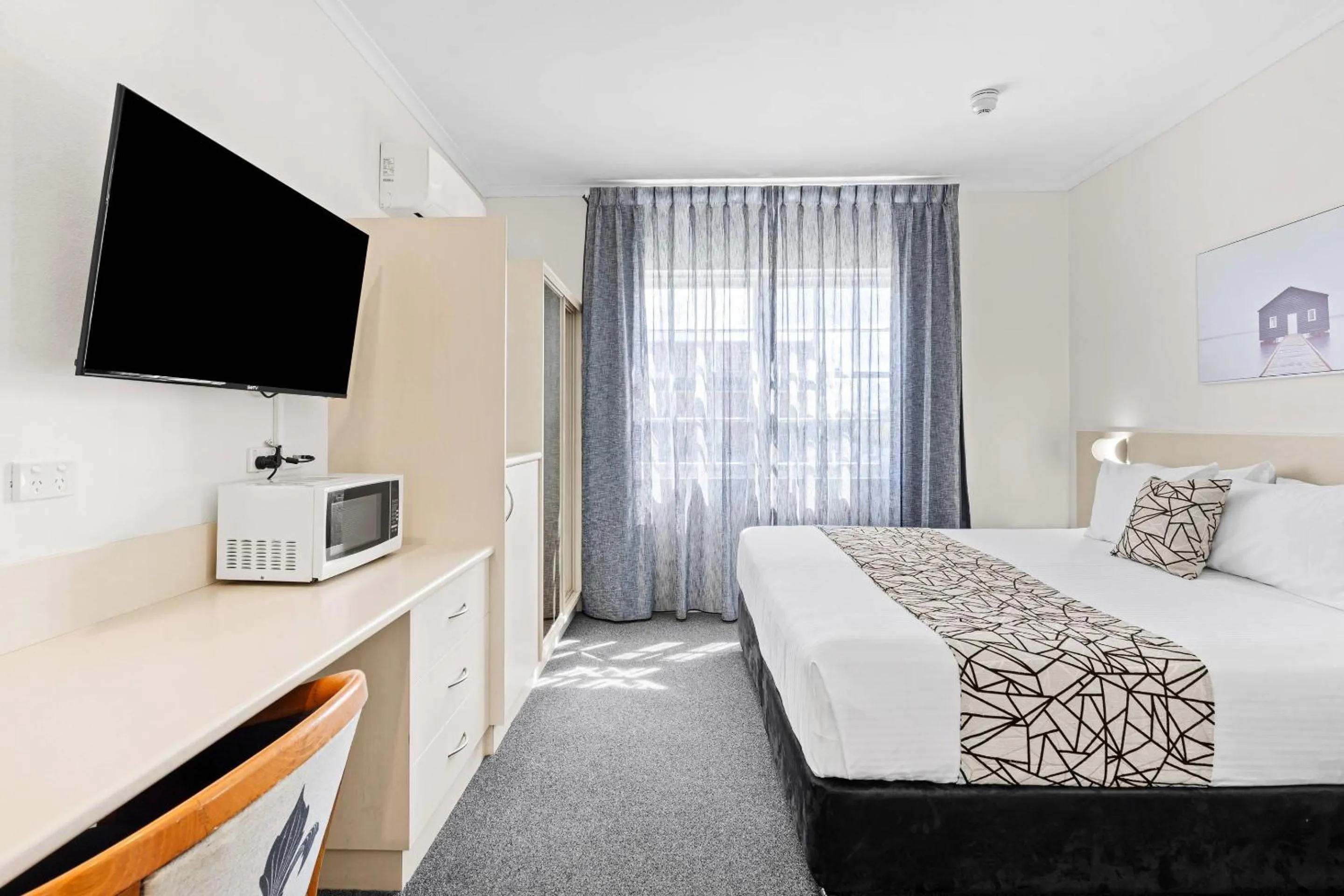 Bedroom, Bed in Comfort Inn All Seasons