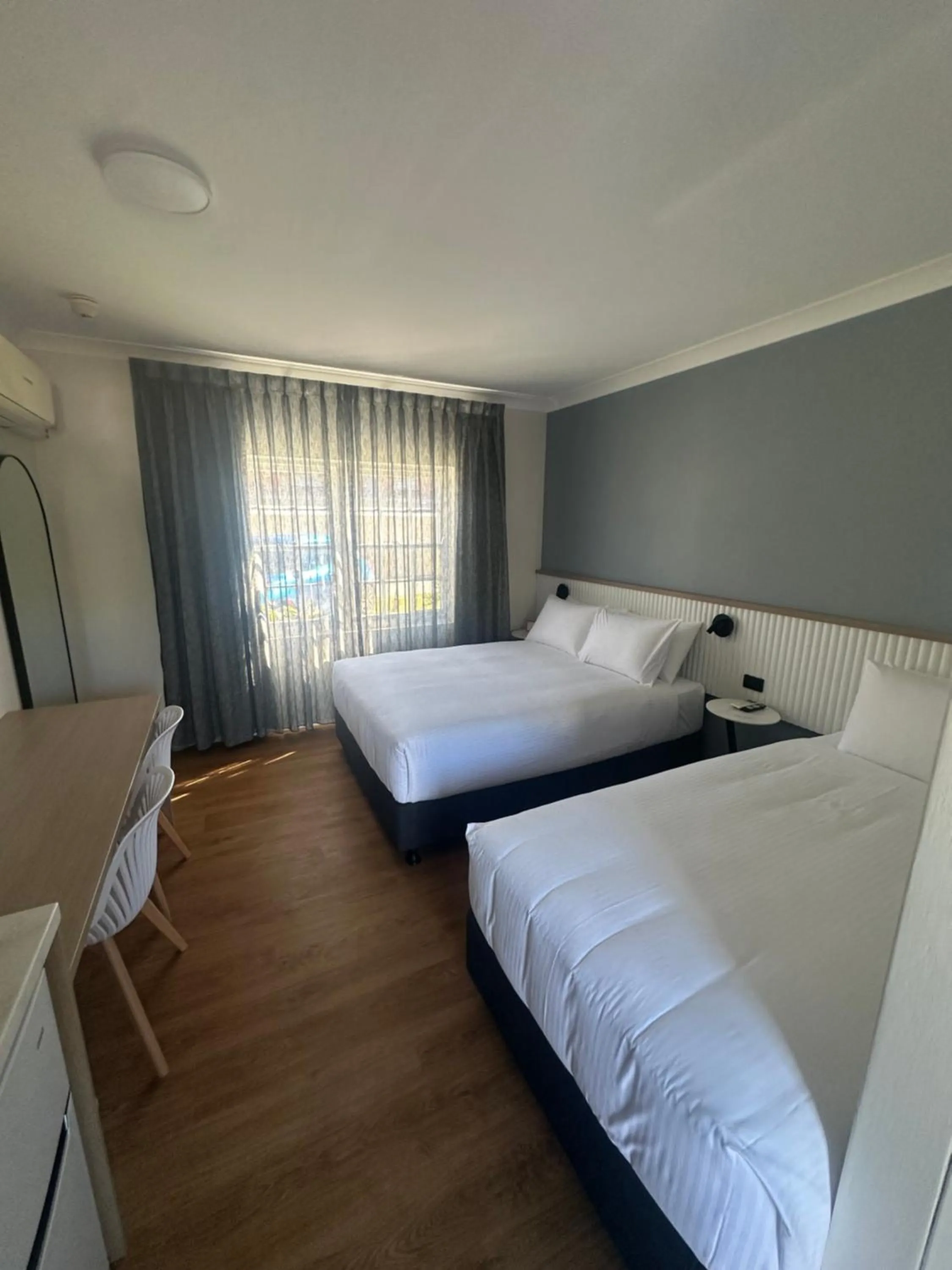 Bedroom, Bed in Comfort Inn All Seasons