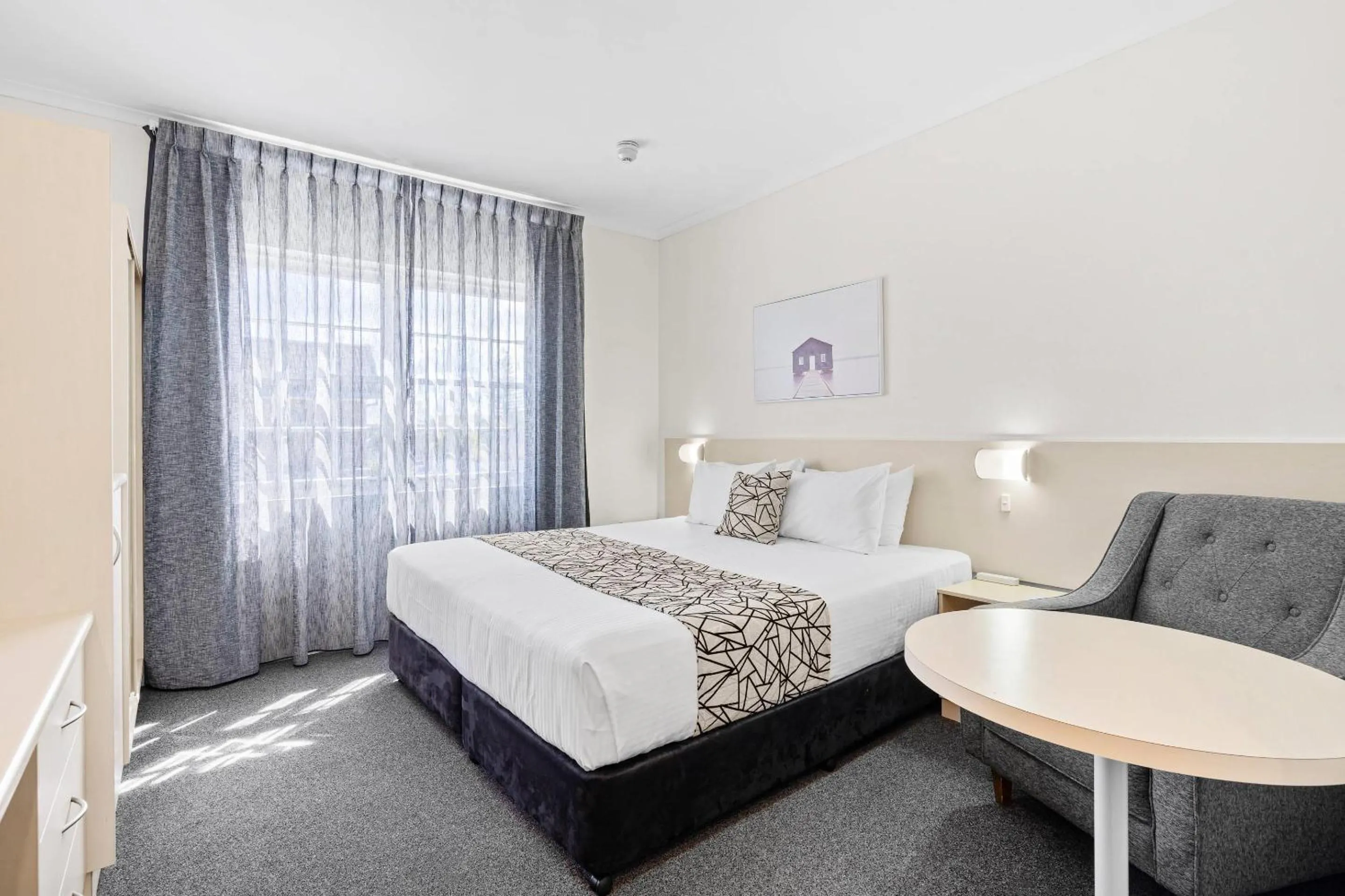 Bedroom, Bed in Comfort Inn All Seasons